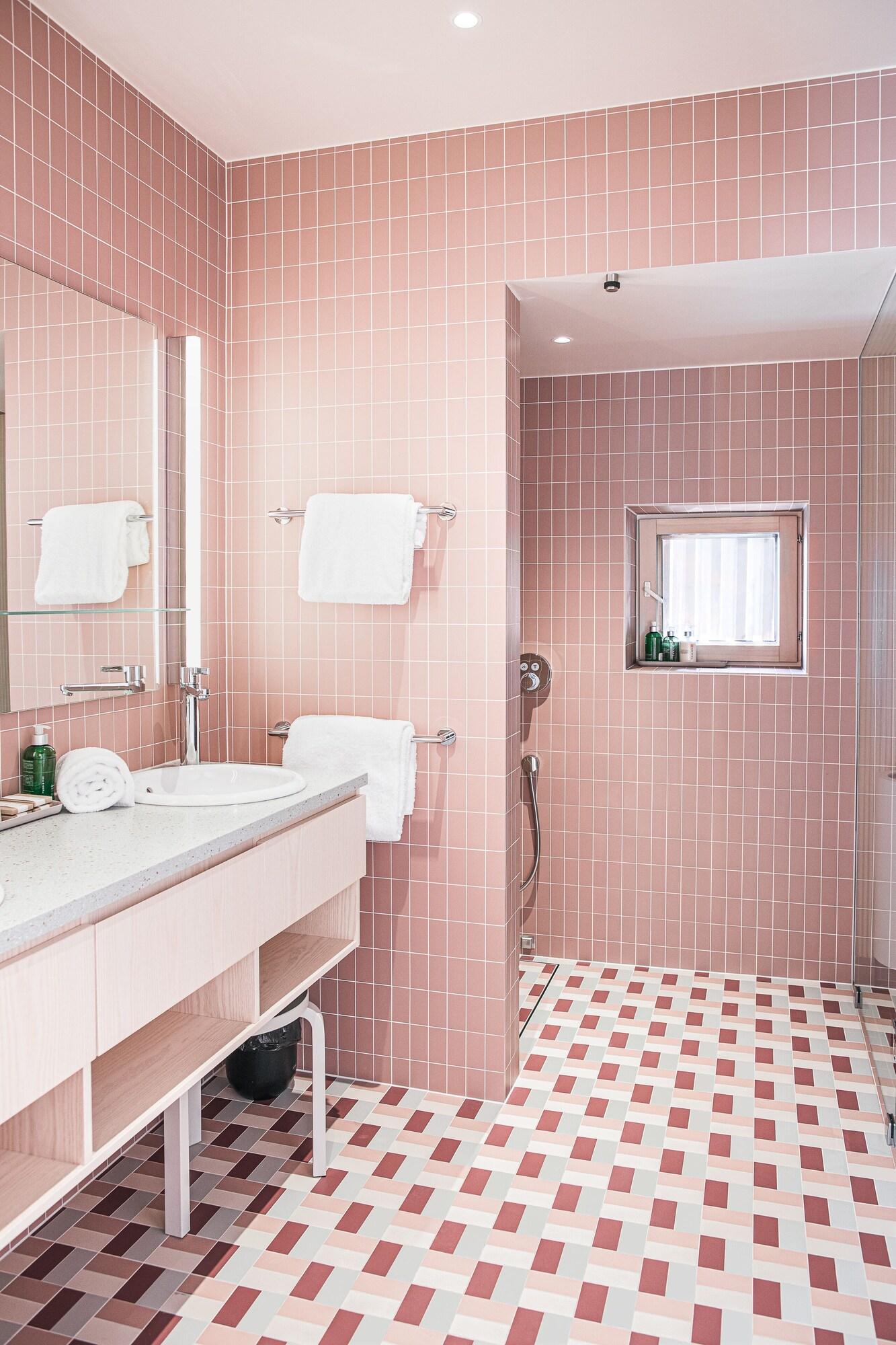 Junior Suite King Size Bed