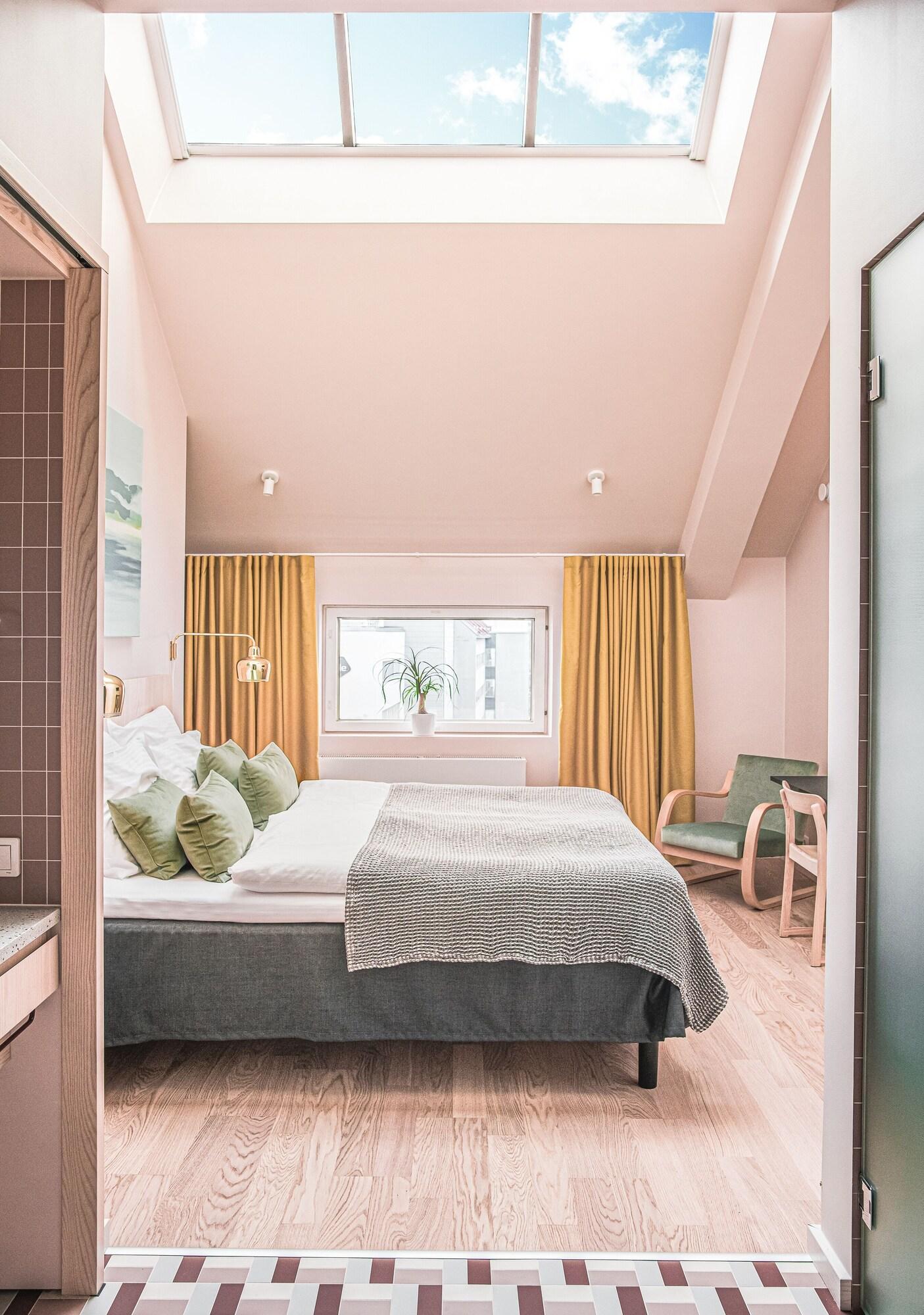 Double King Size Bed