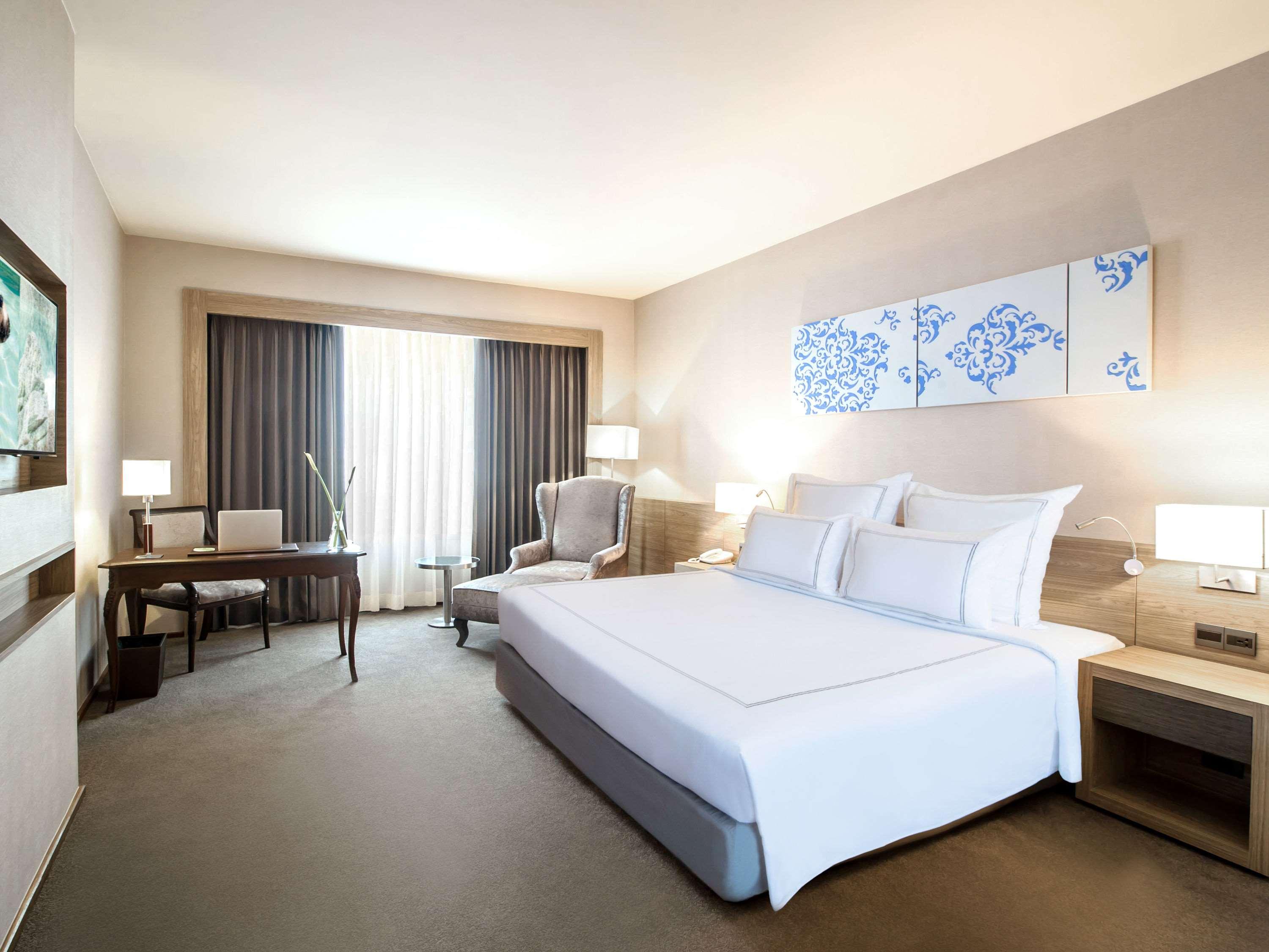 Room Premier King Bed