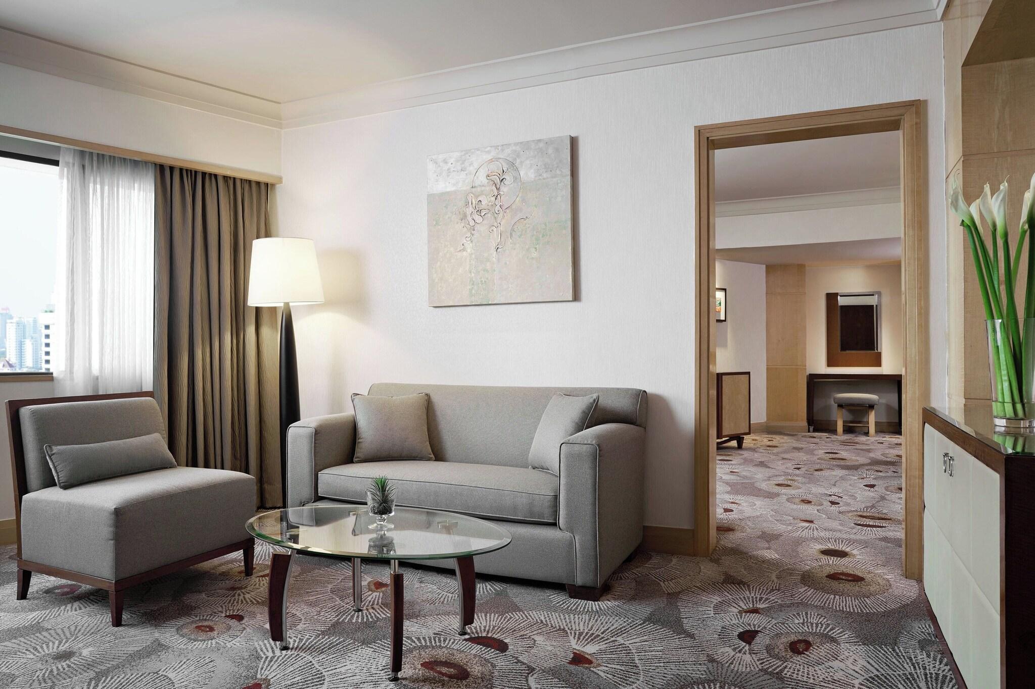 Suite Deluxe King Bed