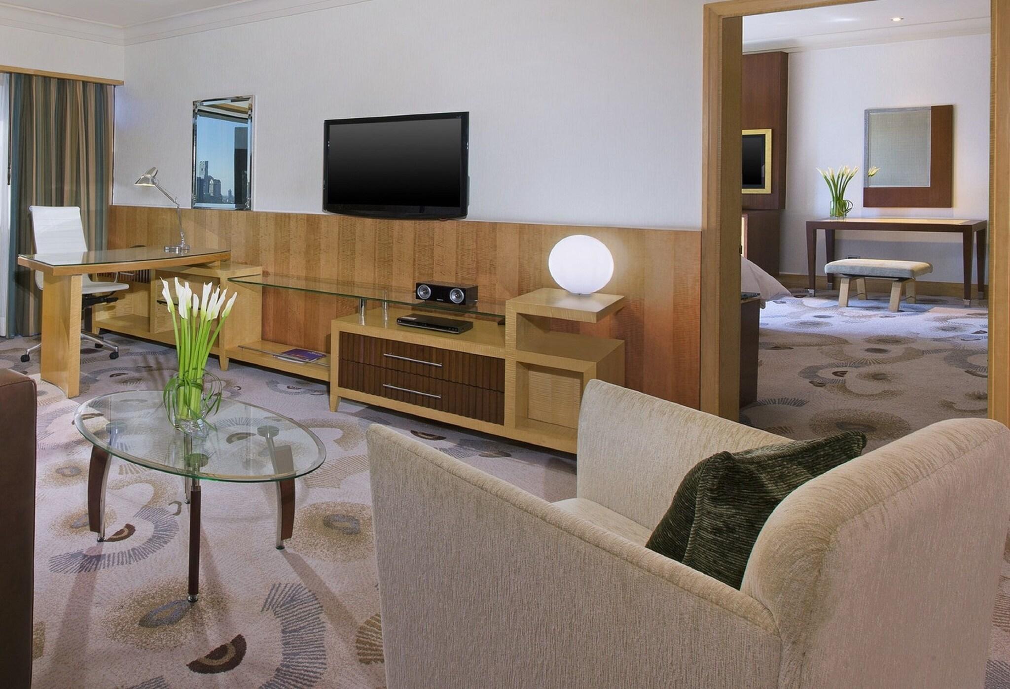 Suite Deluxe King Bed