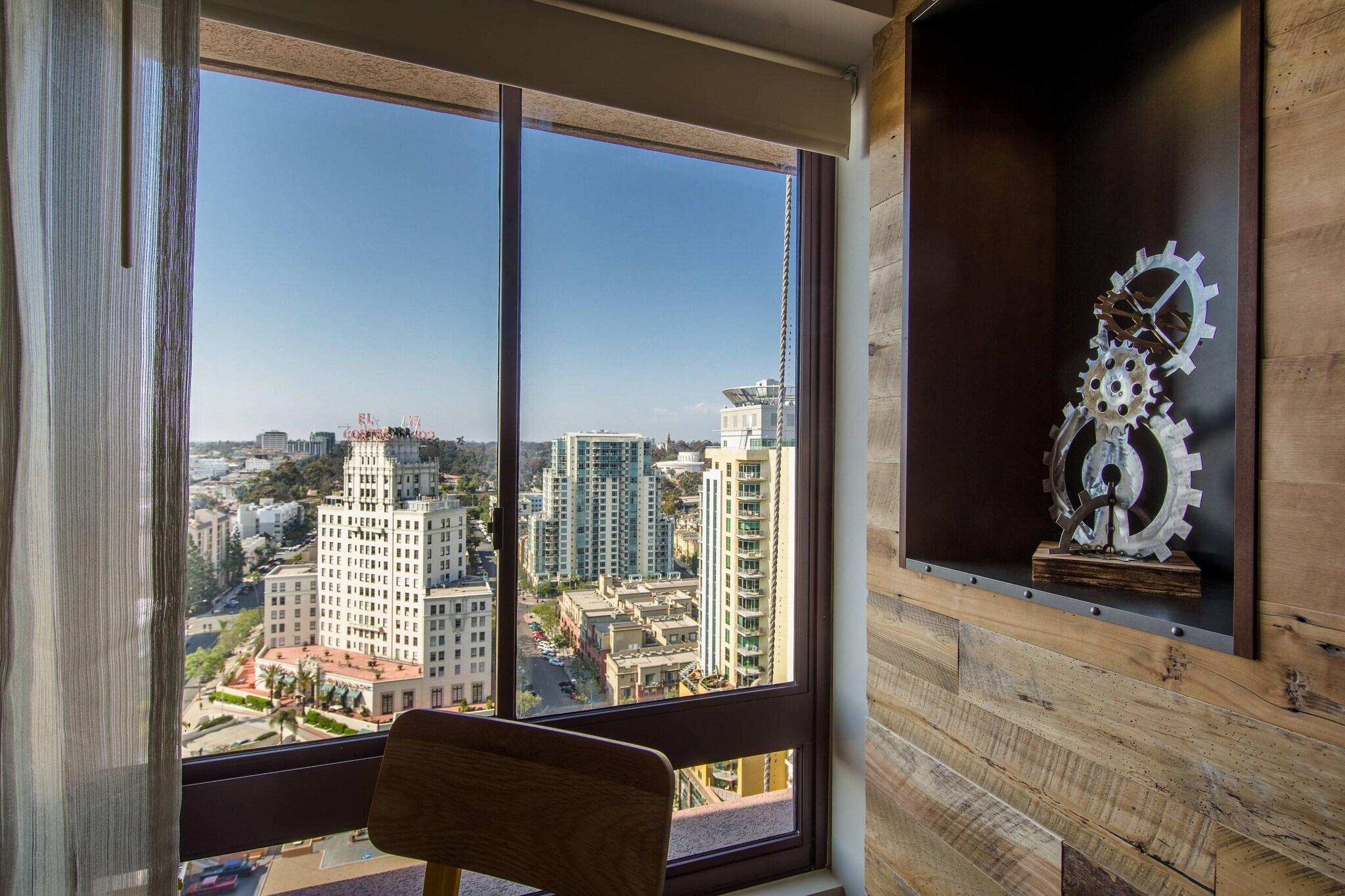 Suite City View King Bed