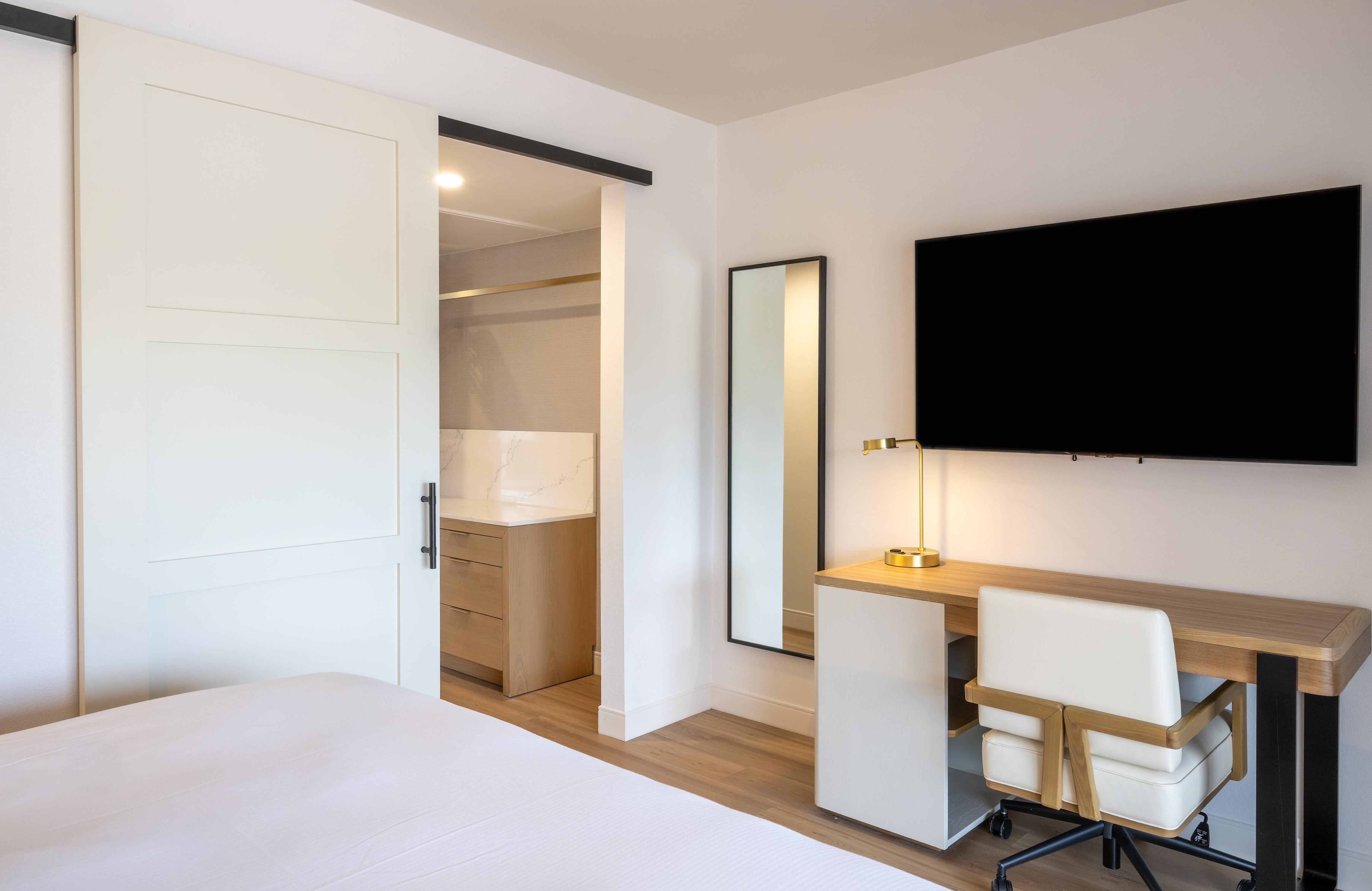 Suite Two Queen Beds One Bedroom