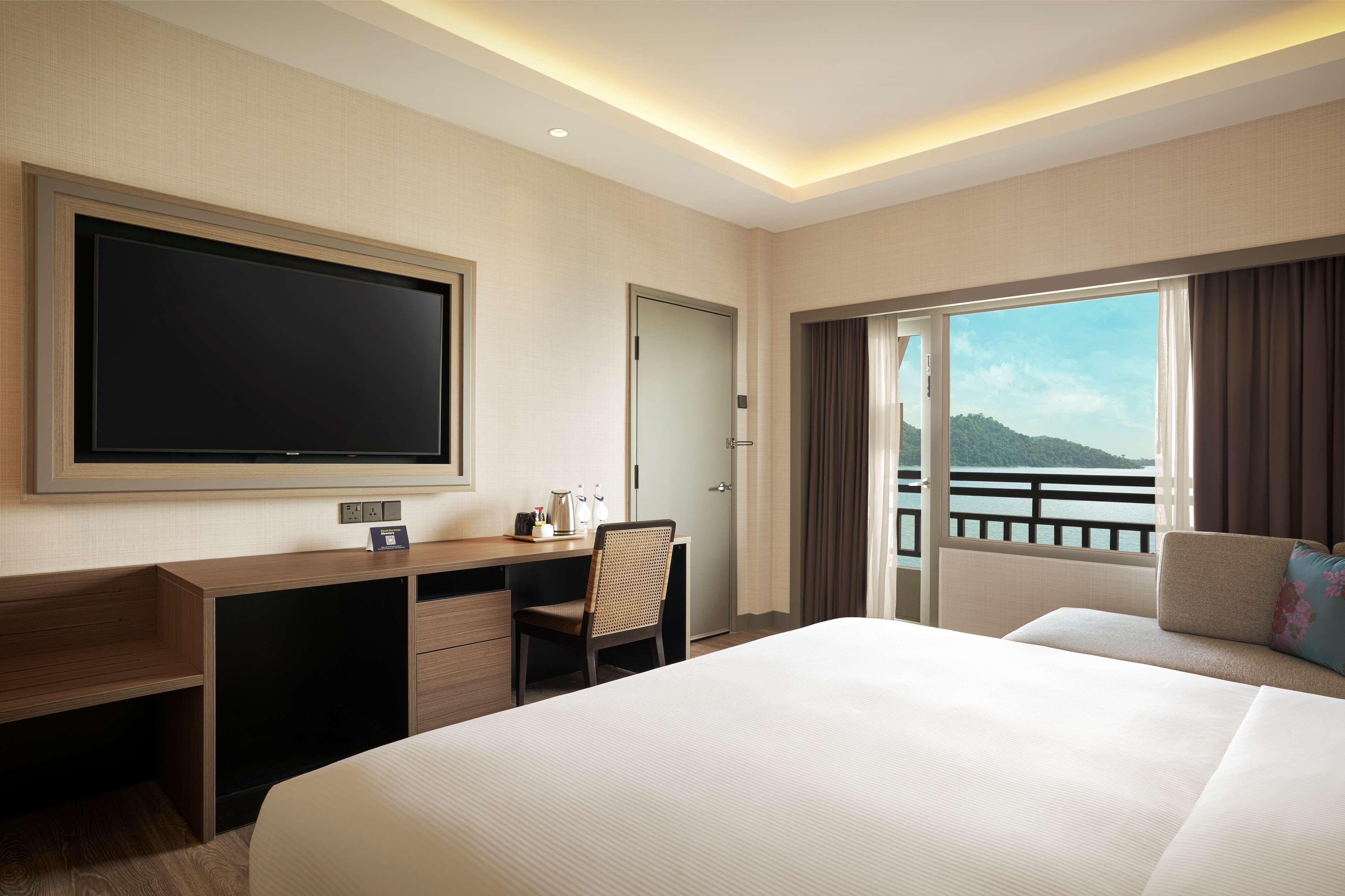 Suite Sea View King Bed