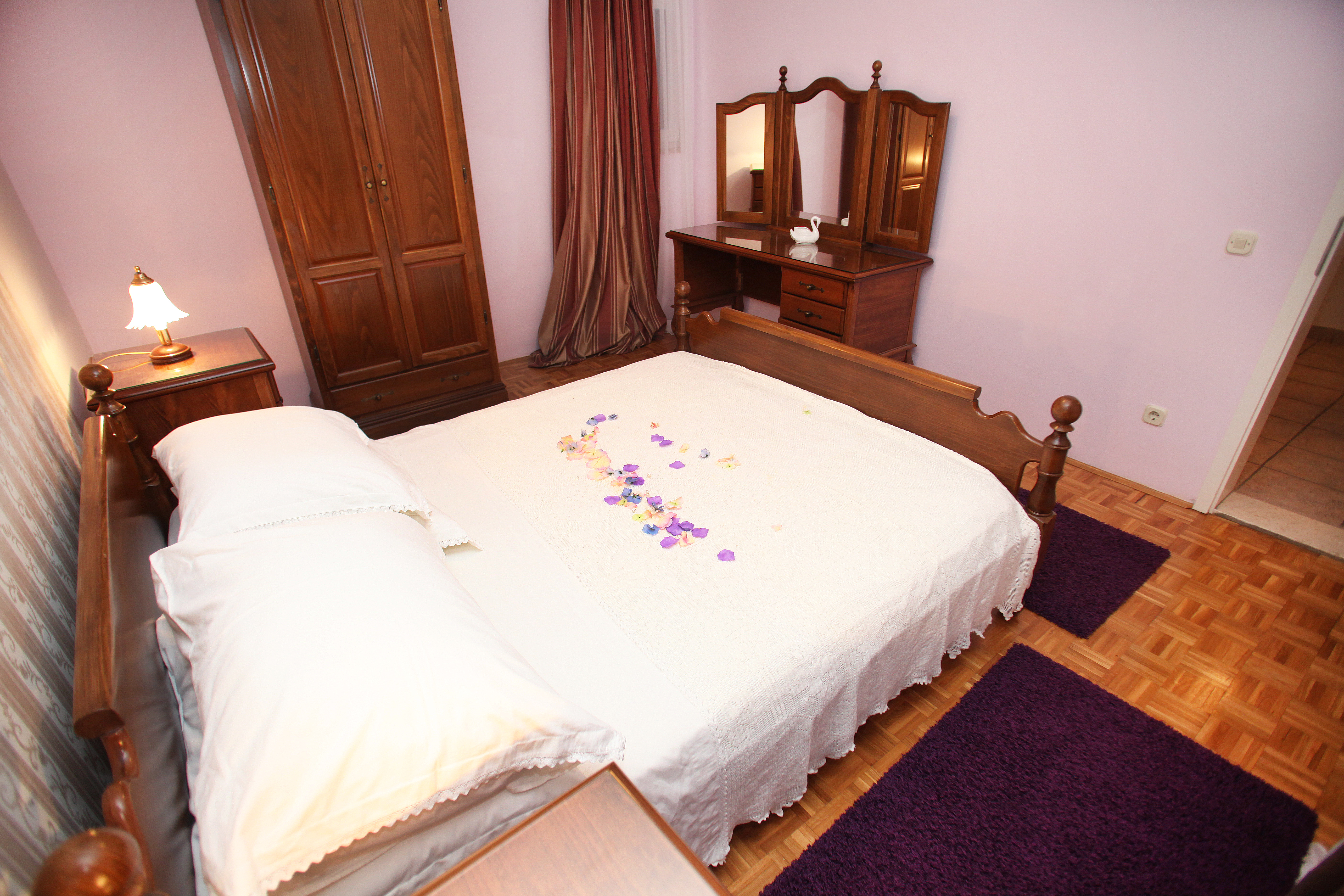 Apartment Capacity 5 Two Bedrooms