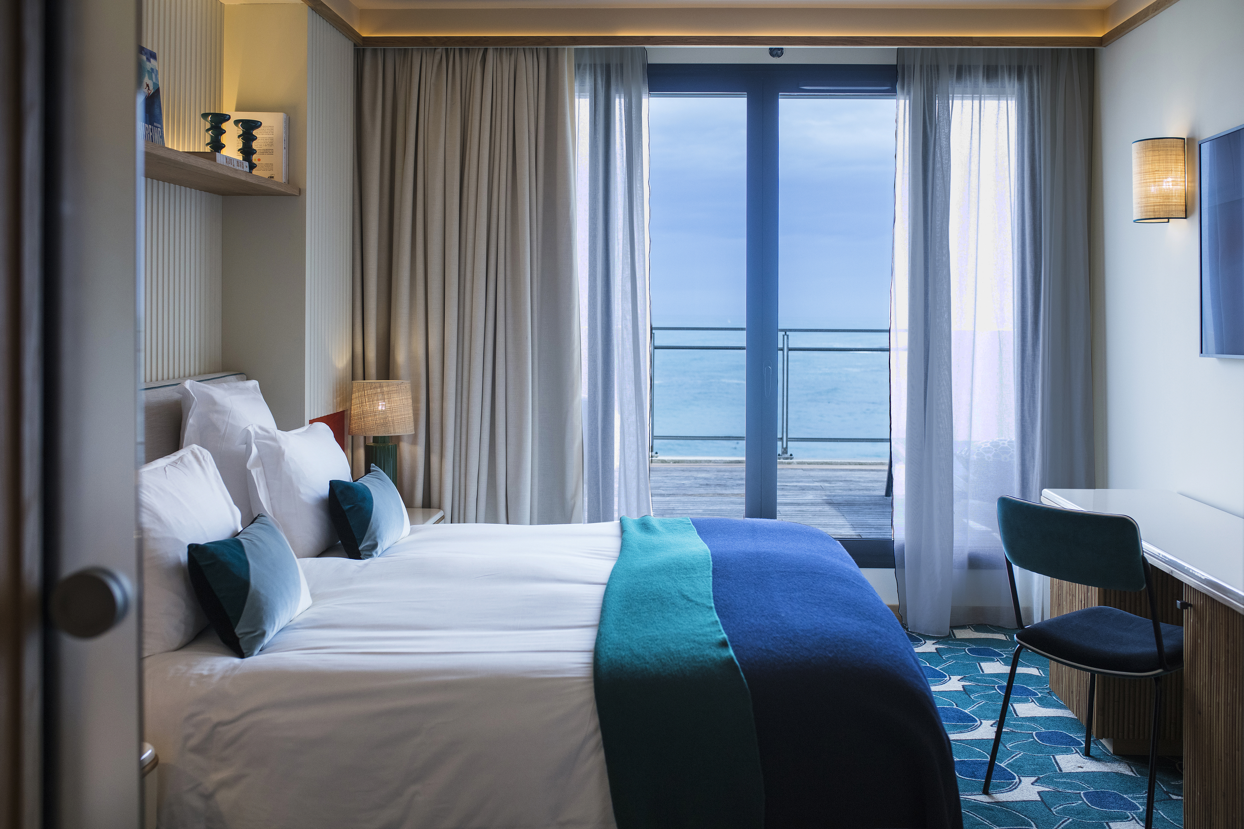 Double Ocean Front with Balcony