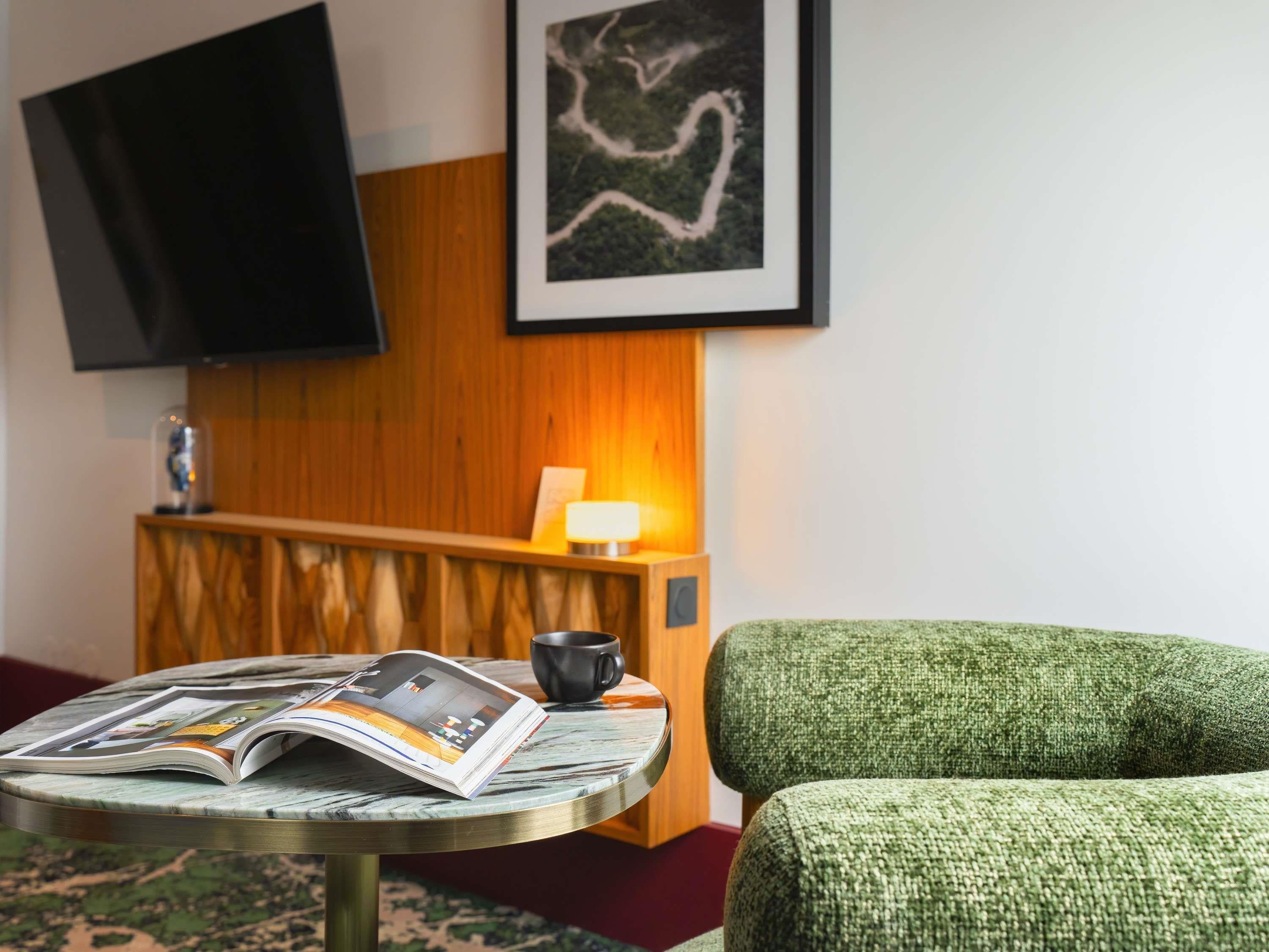 Suite Deluxe Queen Bed