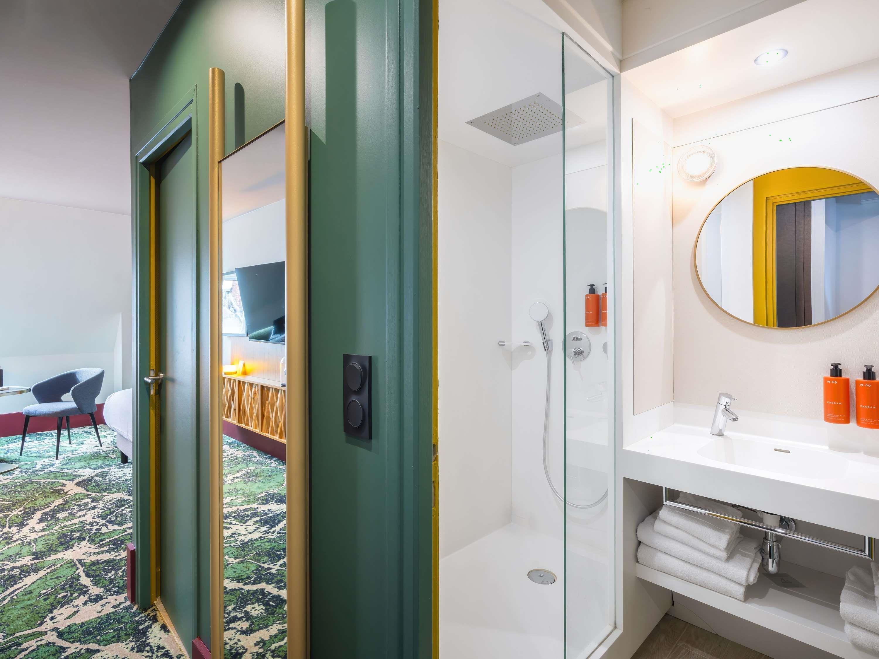 Suite Deluxe Queen Bed