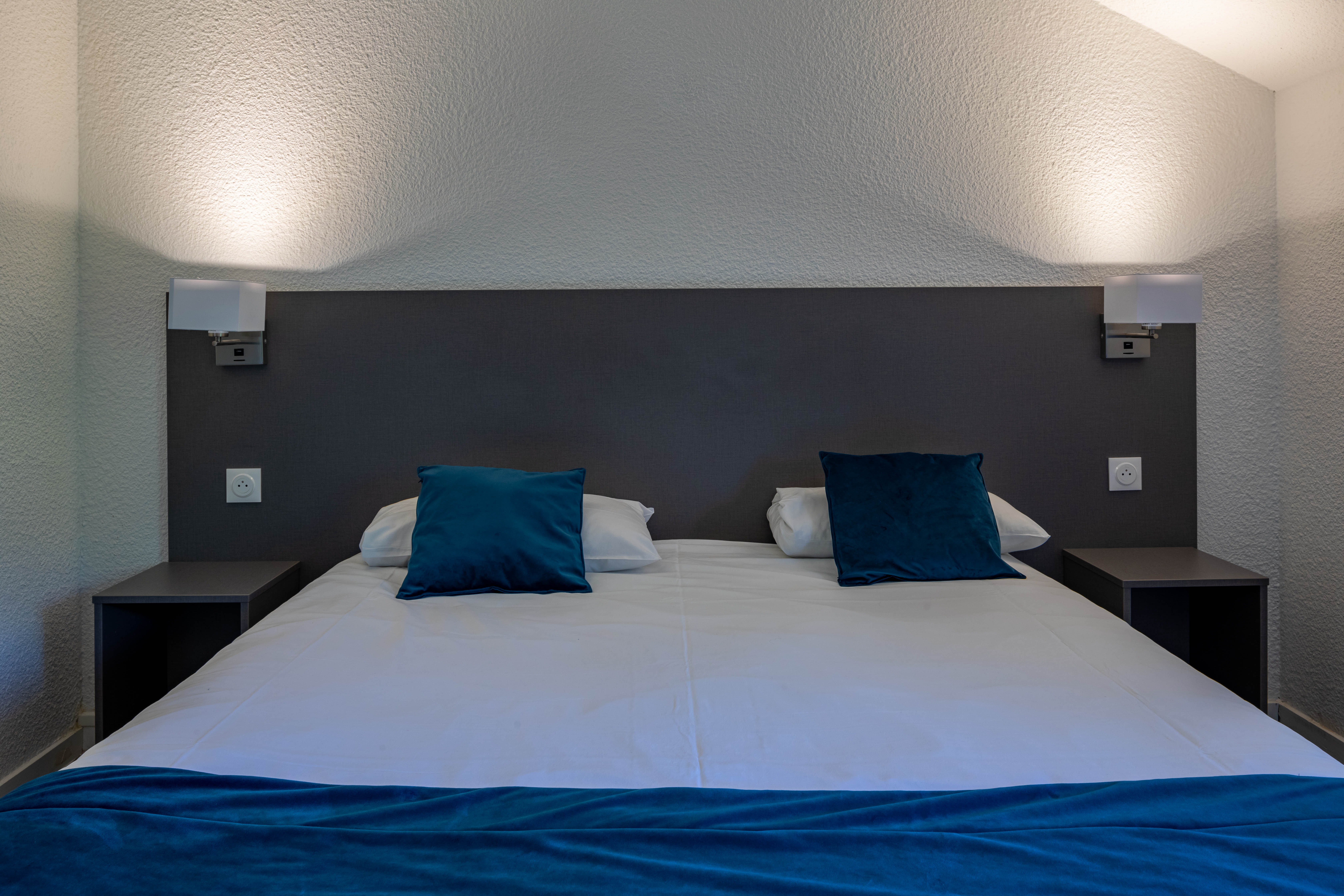 Double or Twin Standard