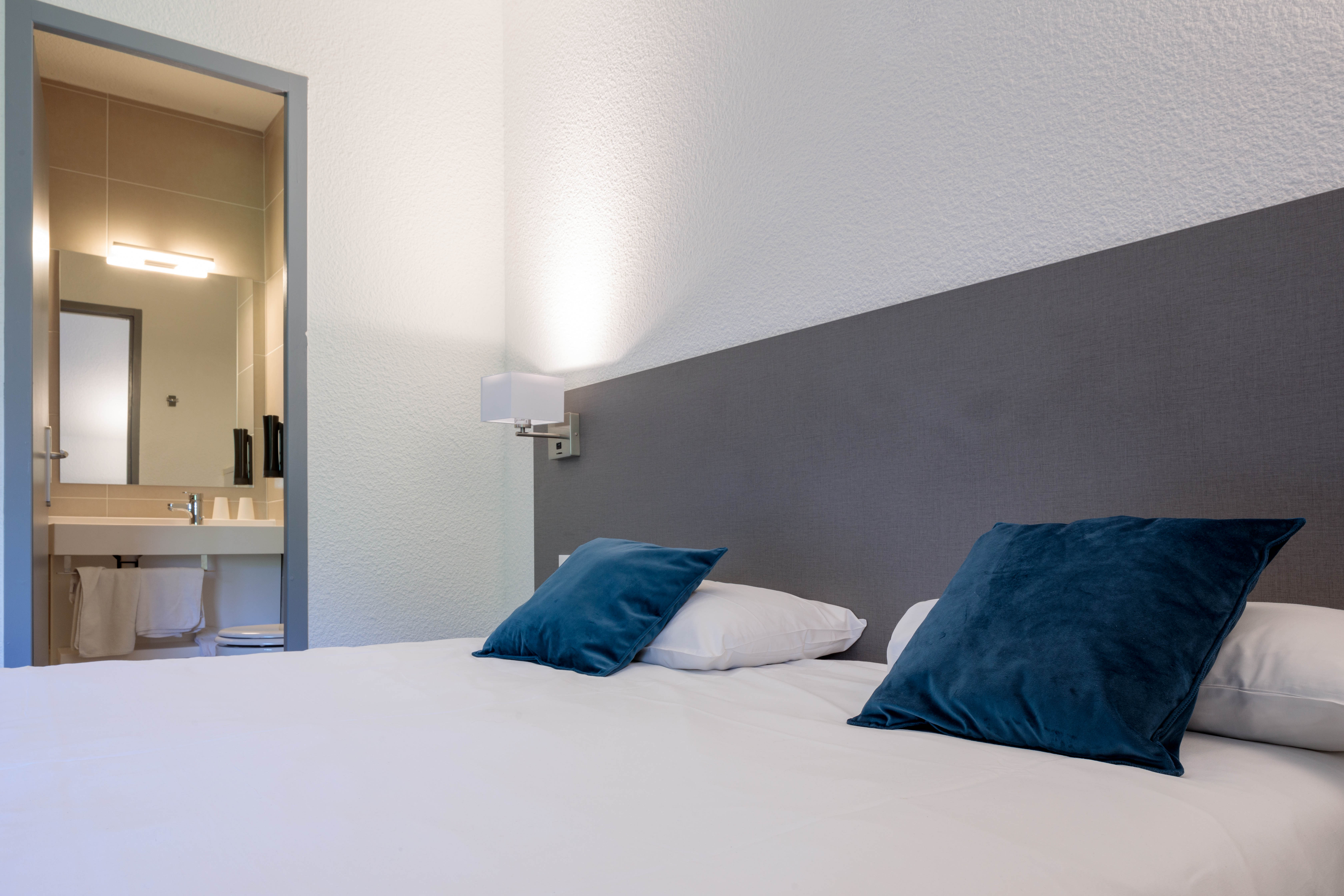 Double or Twin Standard