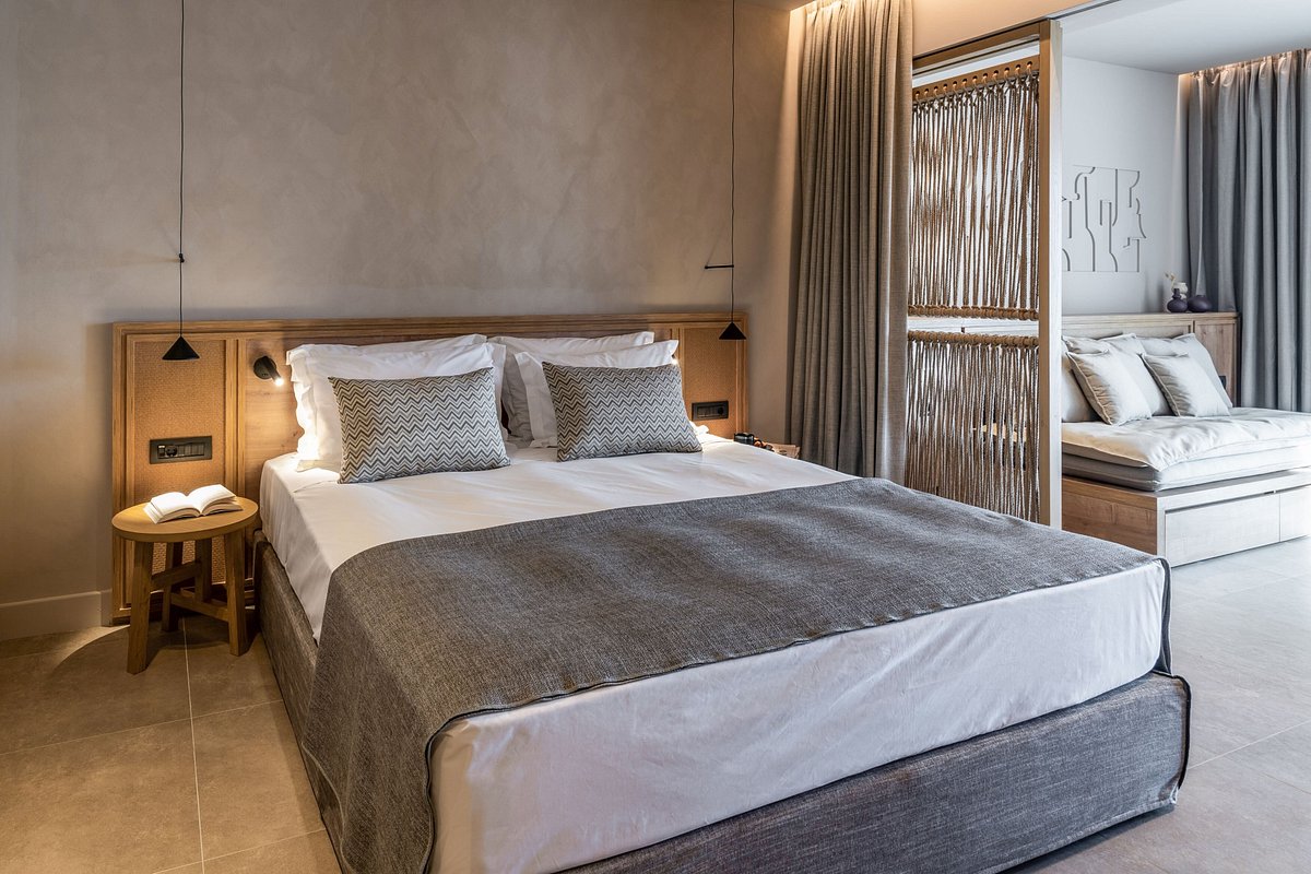 Junior Suite Pool View