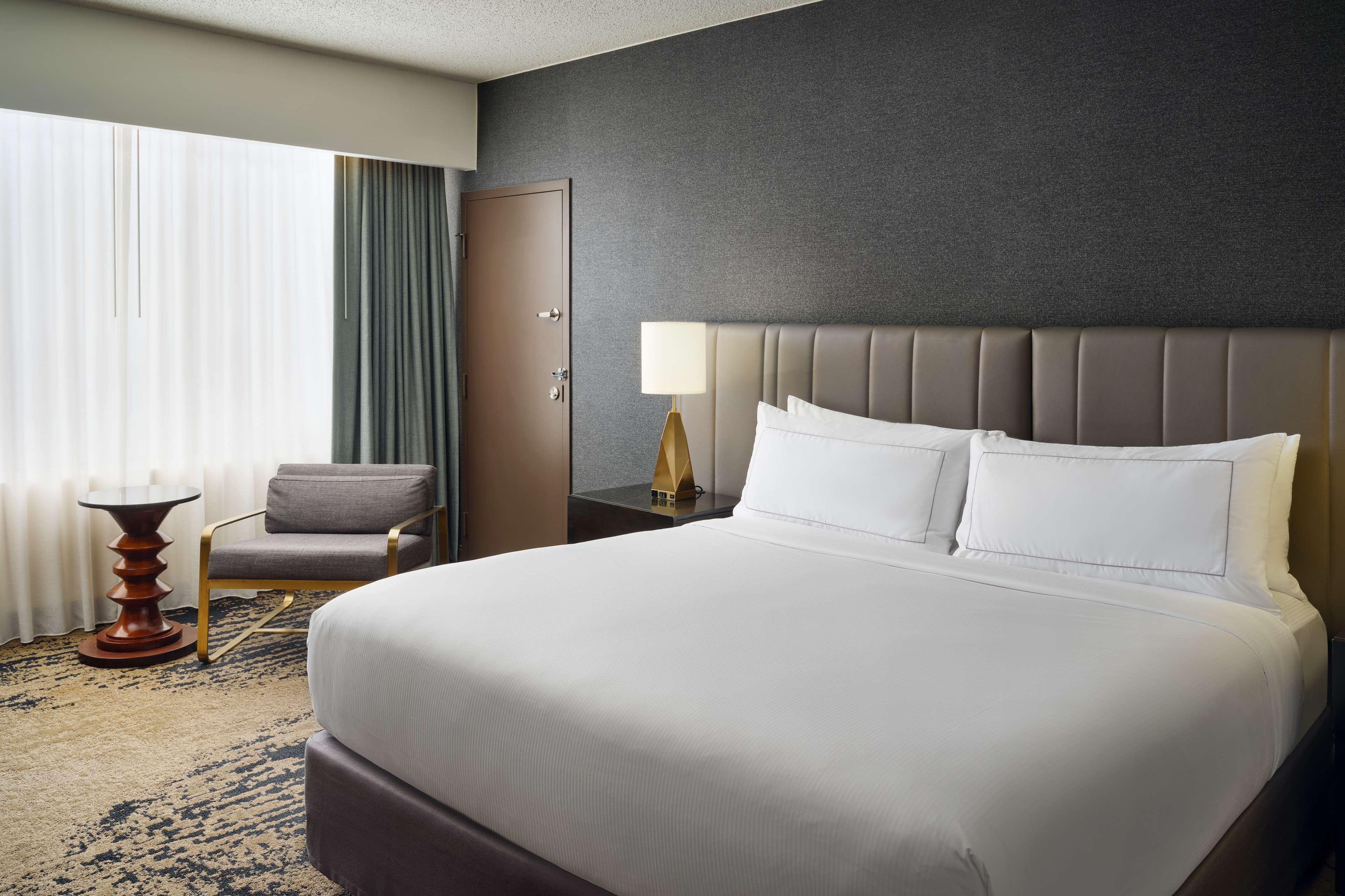 Studio Deluxe King Bed