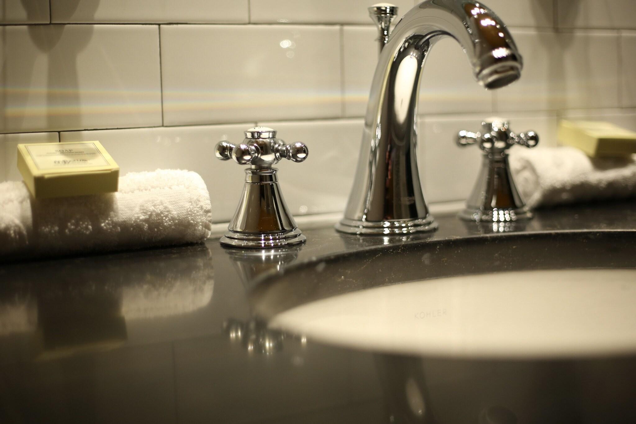 Double Premium Queen Bed