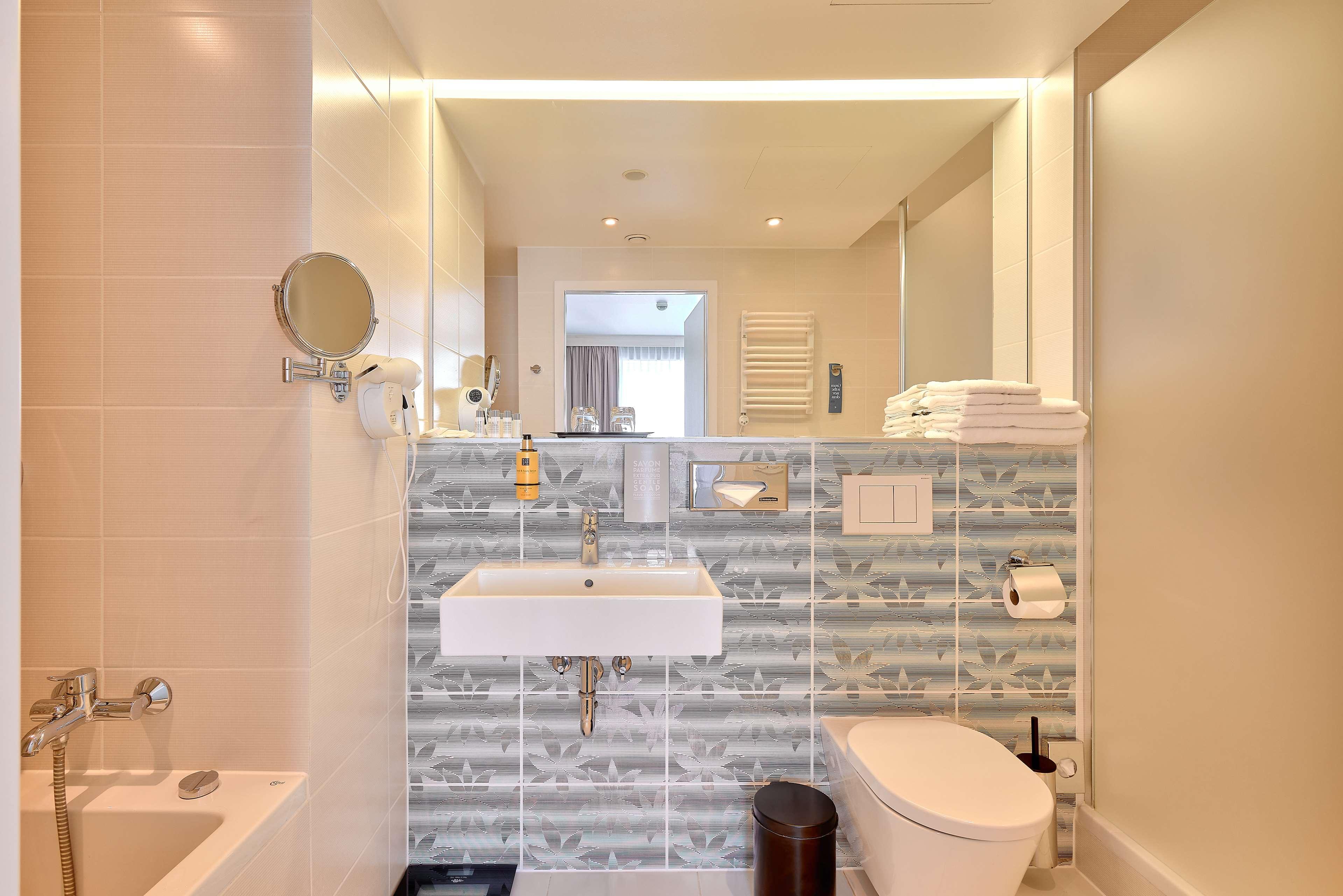 Junior Suite King Size Bed