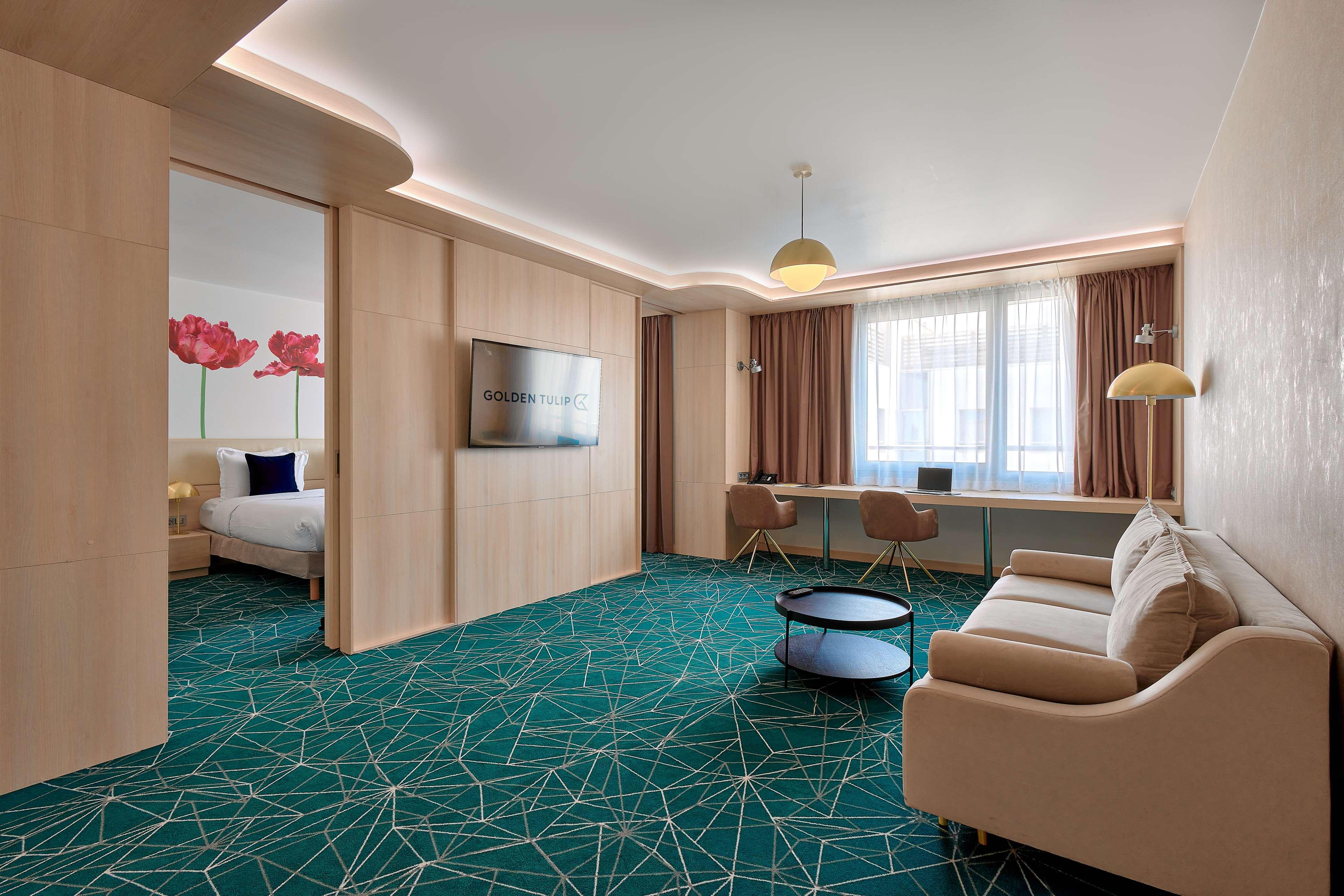 Junior Suite King Size Bed