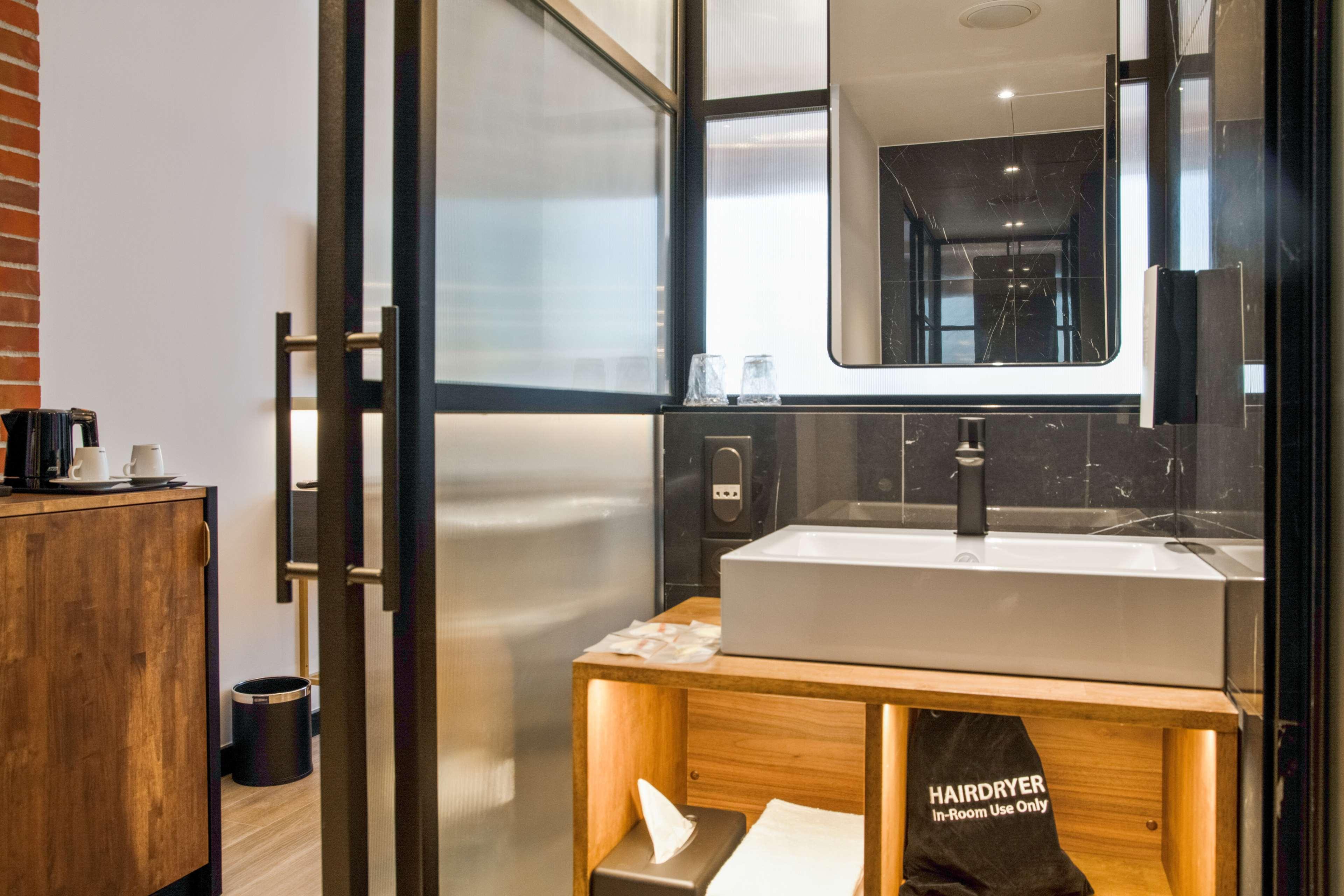 Junior Suite King Size Bed