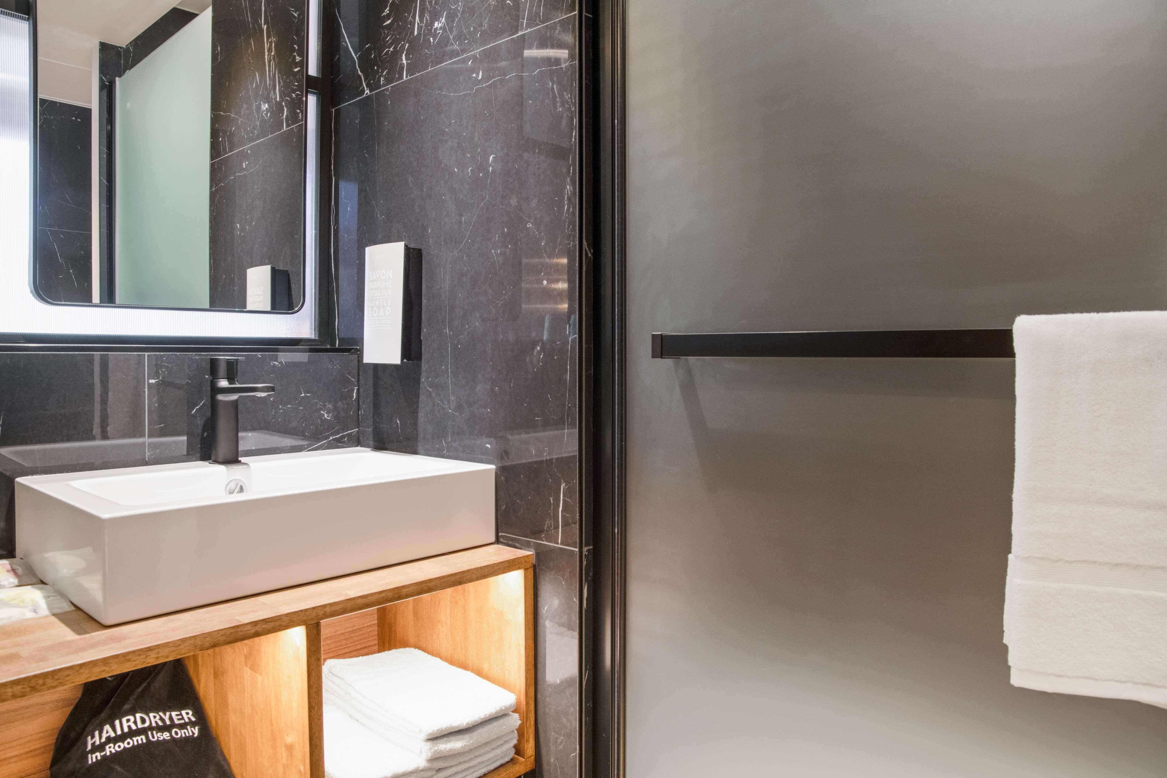 Junior Suite King Size Bed