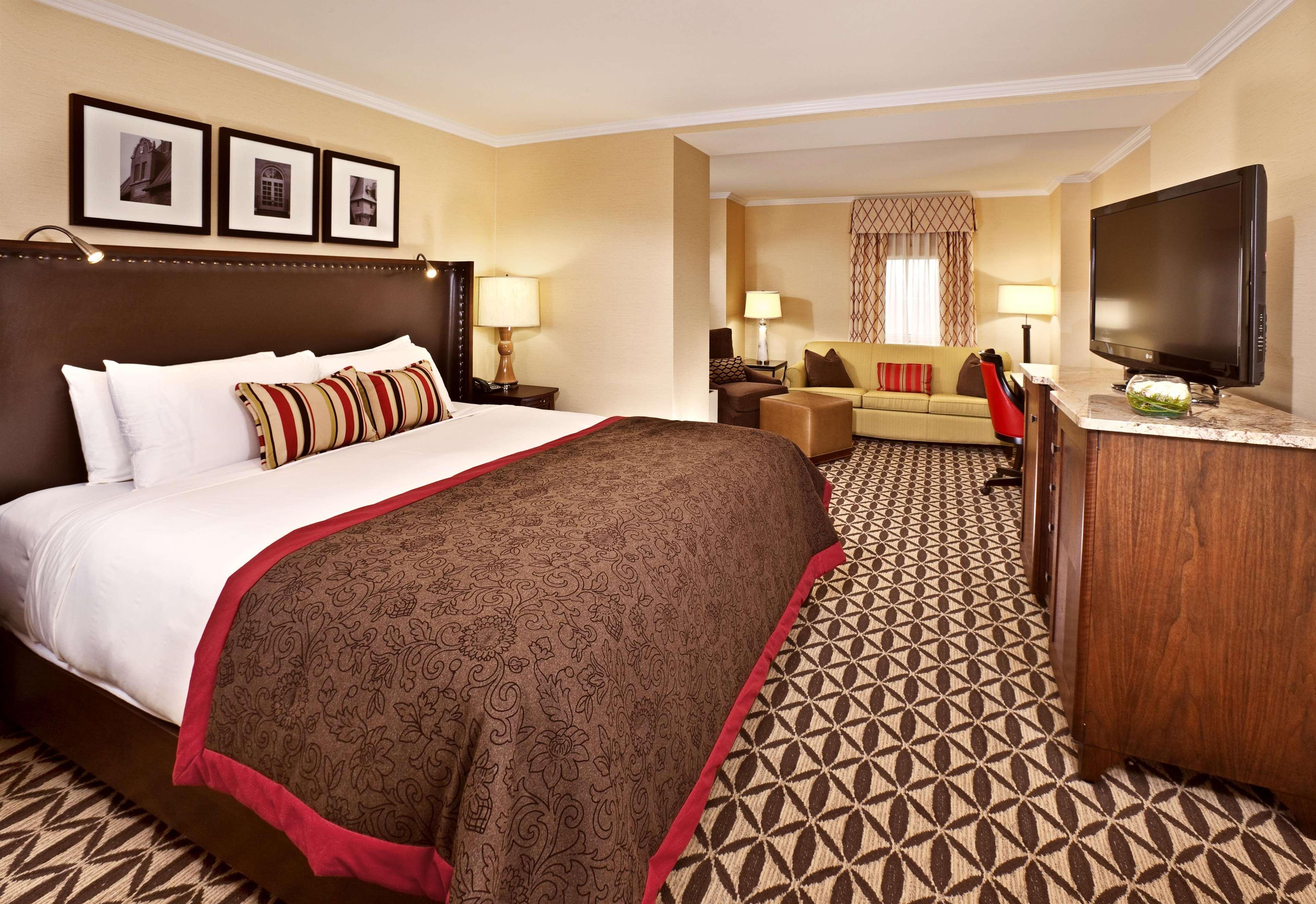 Double Deluxe King Bed