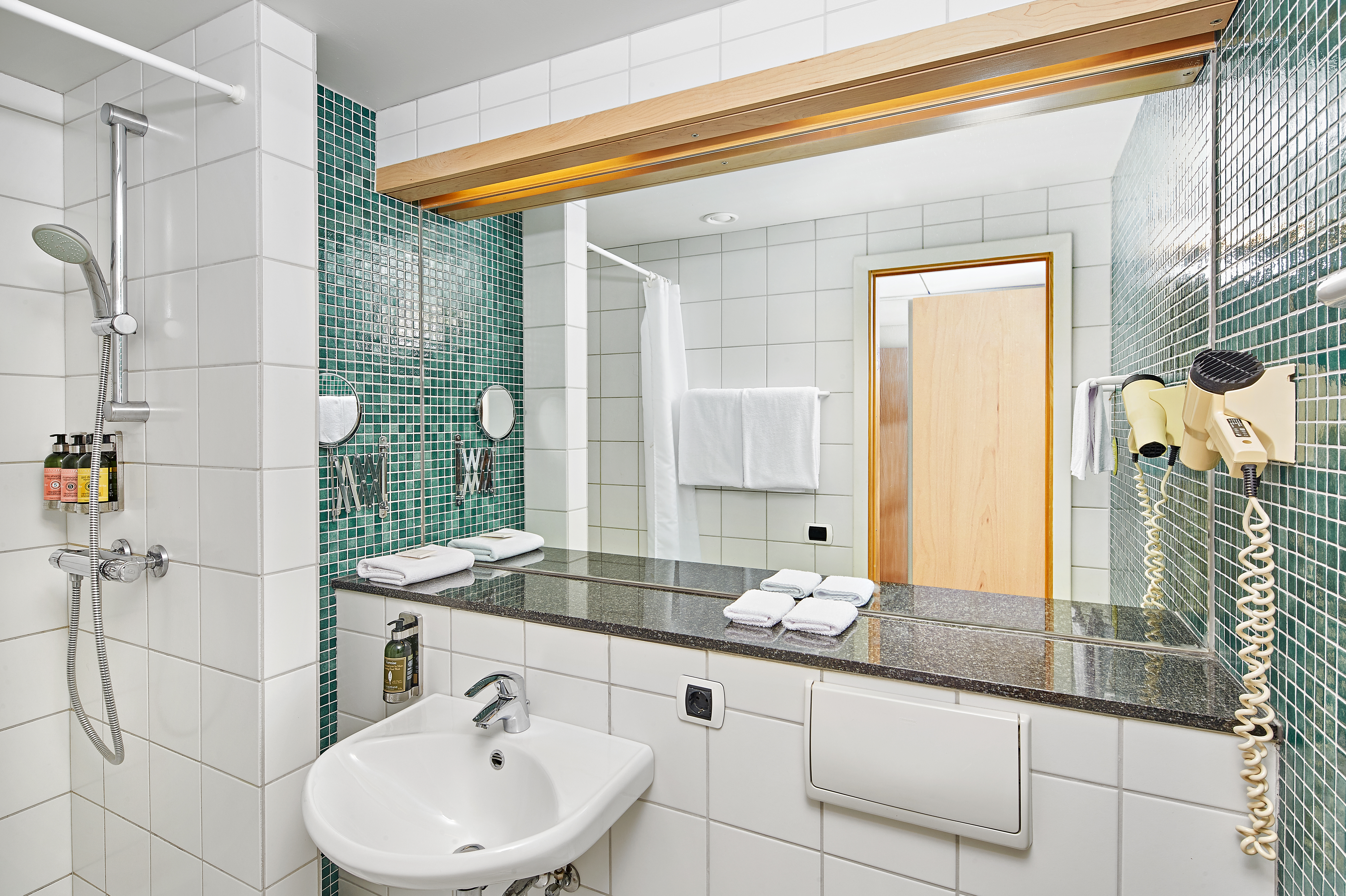 Double Queen Size Bed