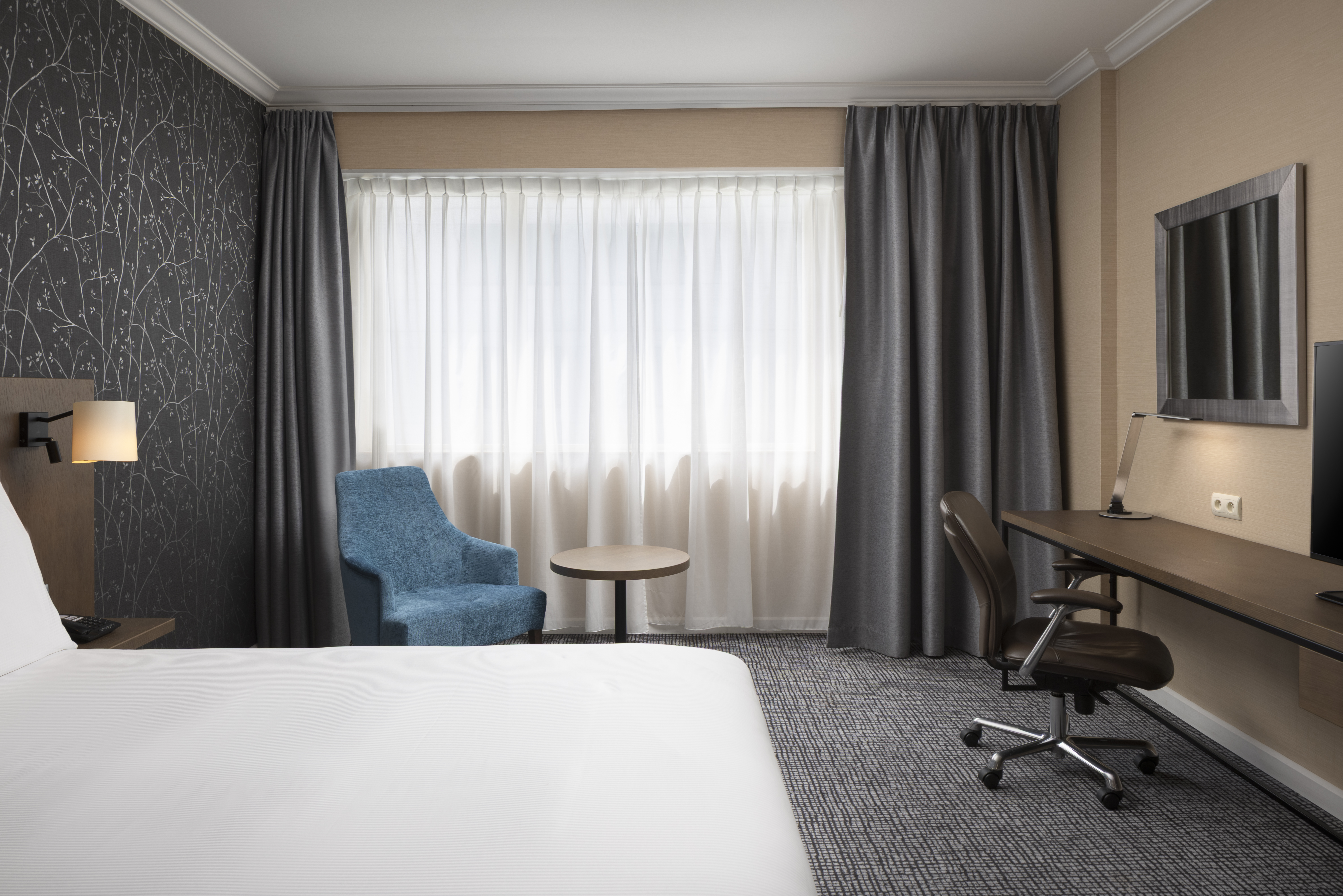 Double Deluxe King Bed