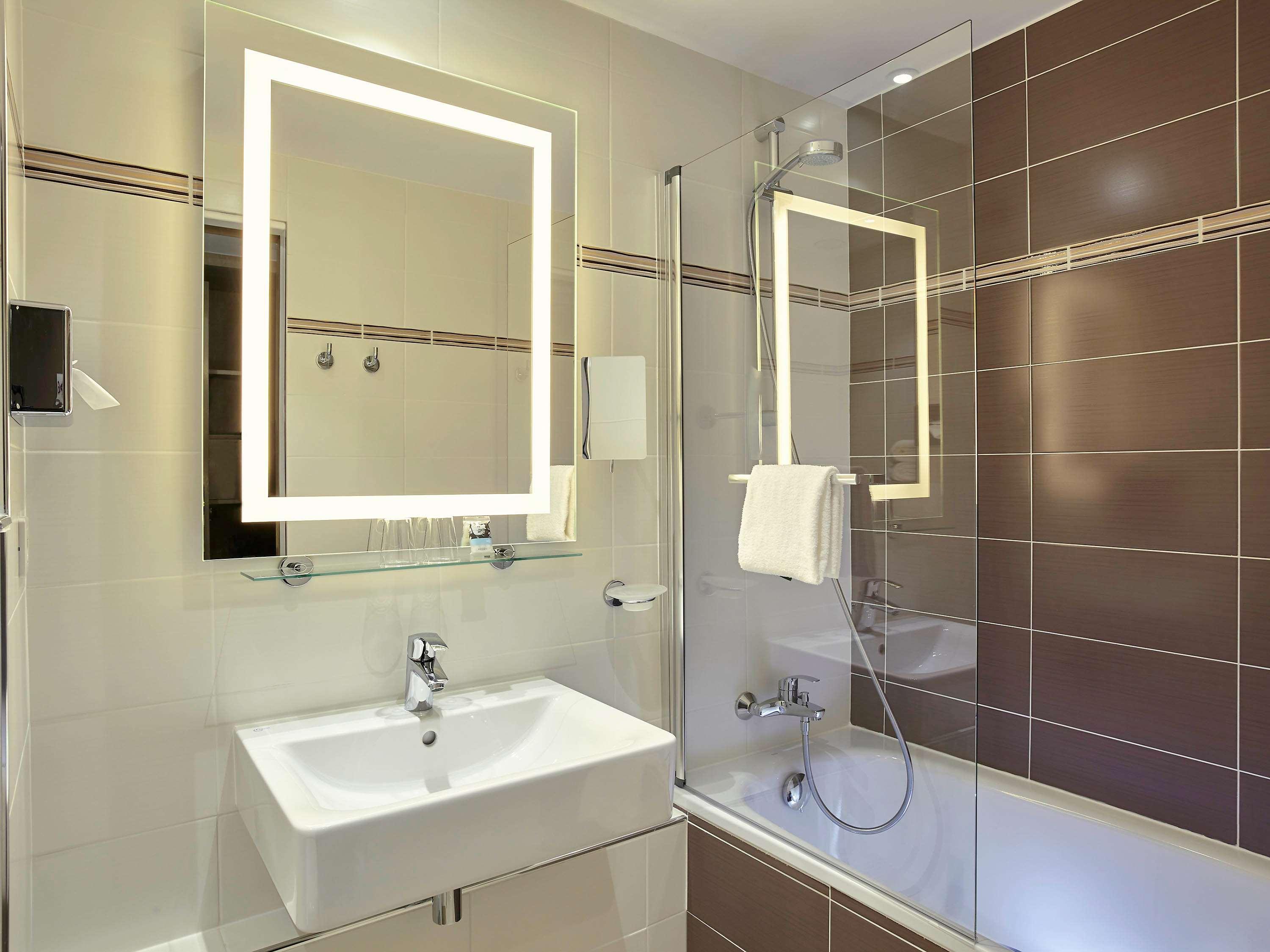 Double Classic Double Bed