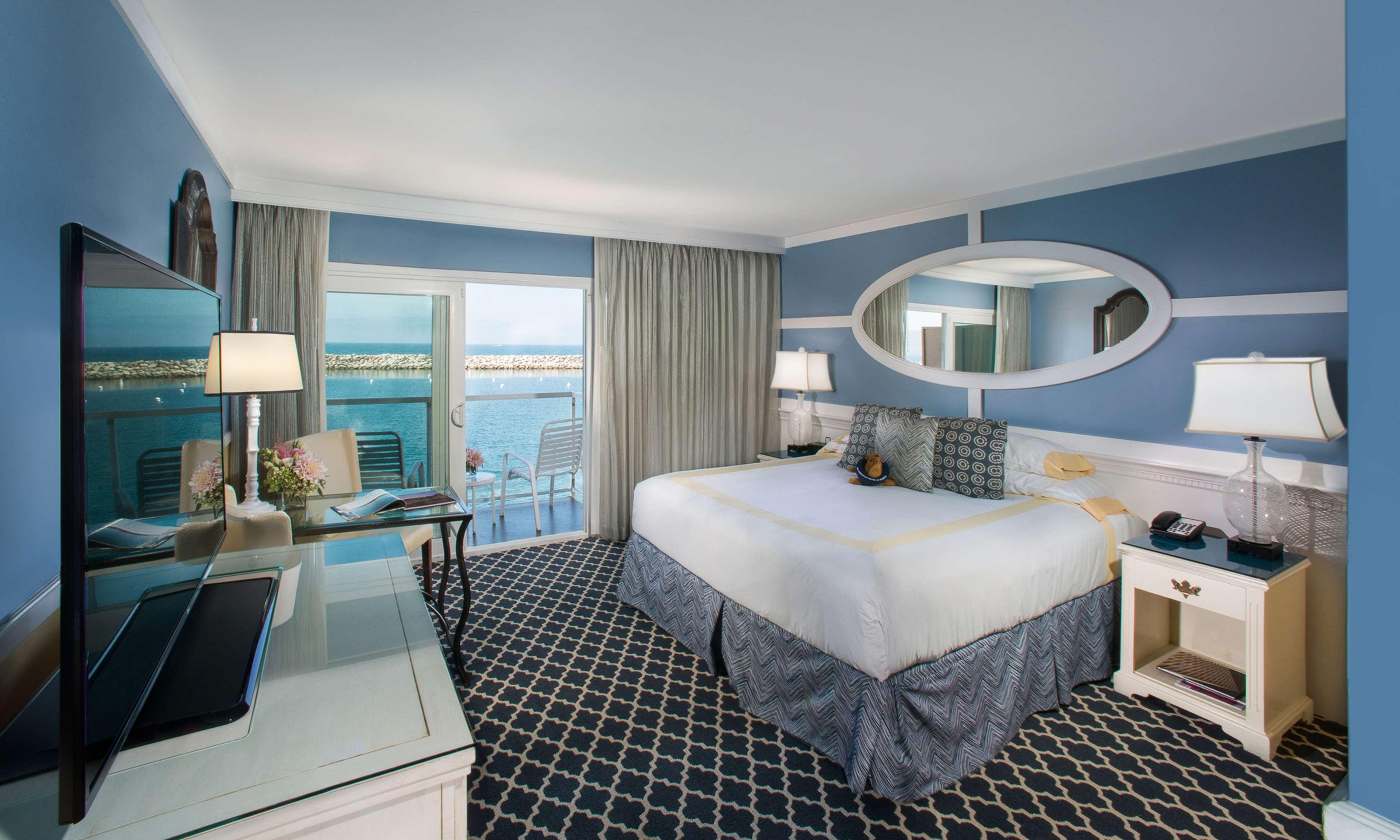 Double Partial Ocean View King Bed