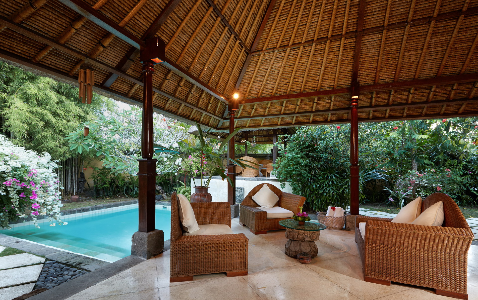 Villa Pool View King Bed