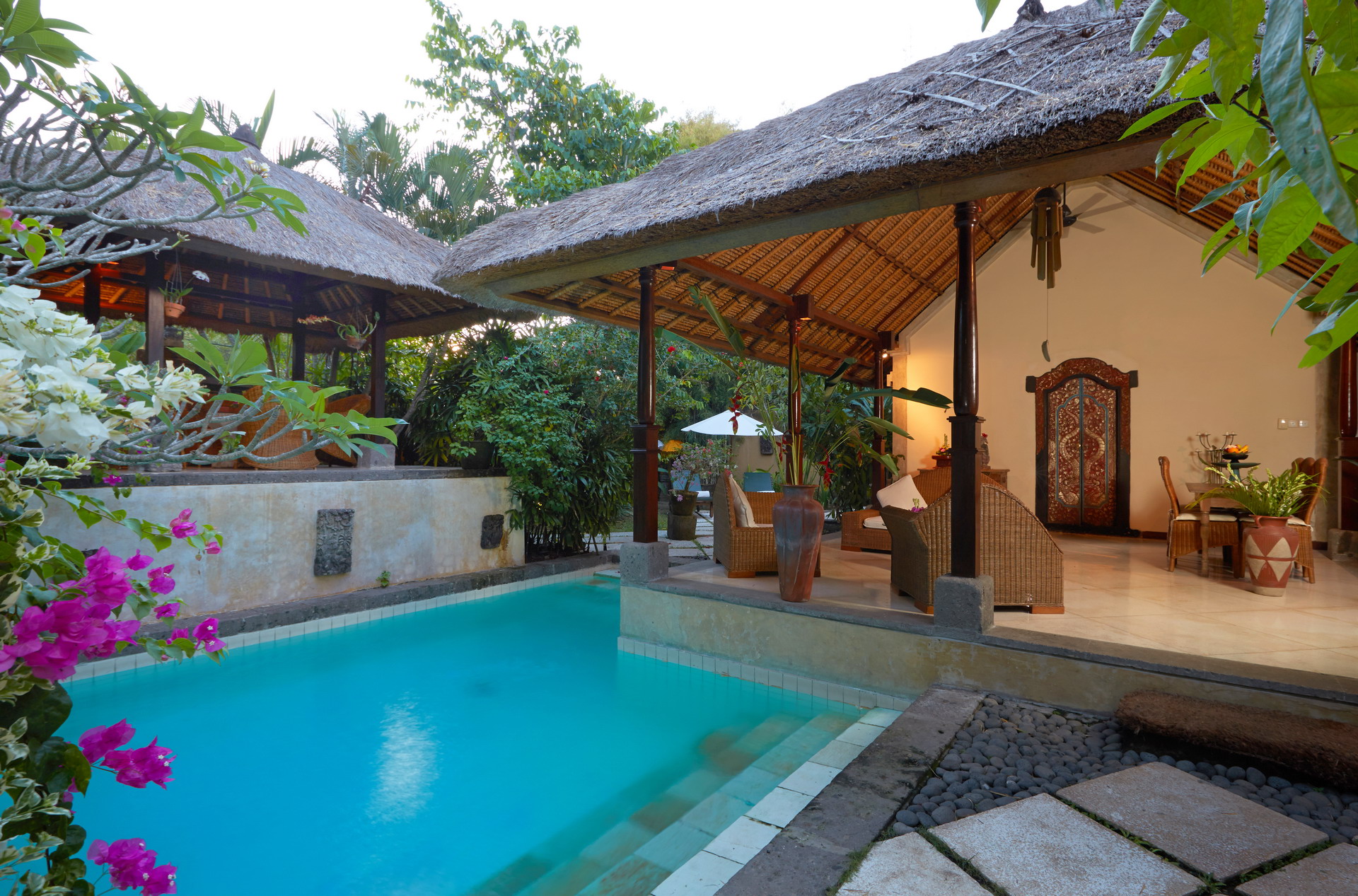 Villa Pool View King Bed