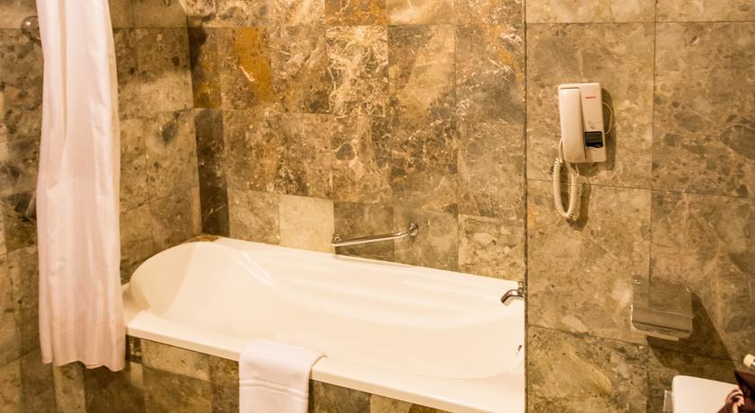 Double or Twin Deluxe