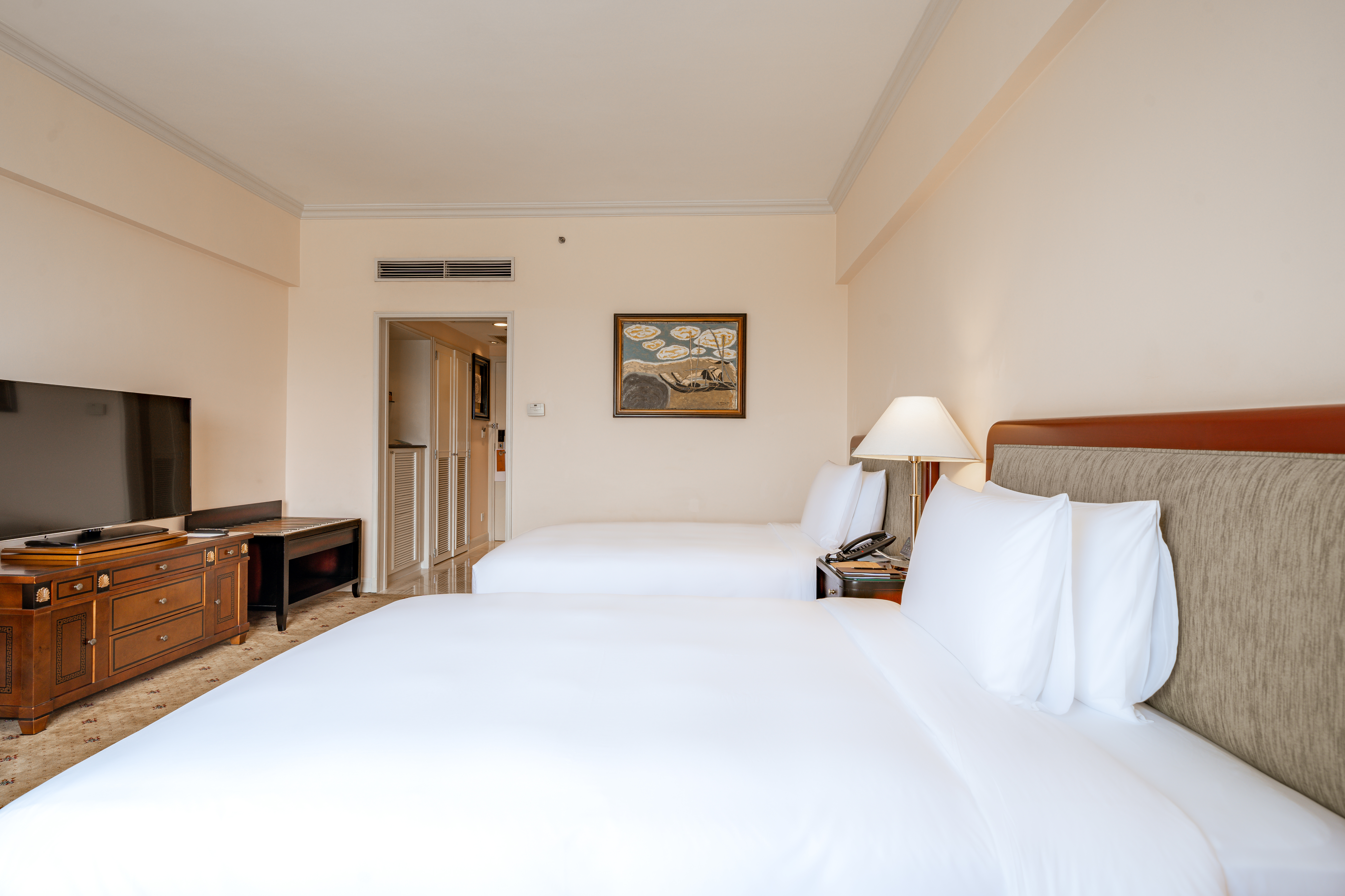 Twin Deluxe City View