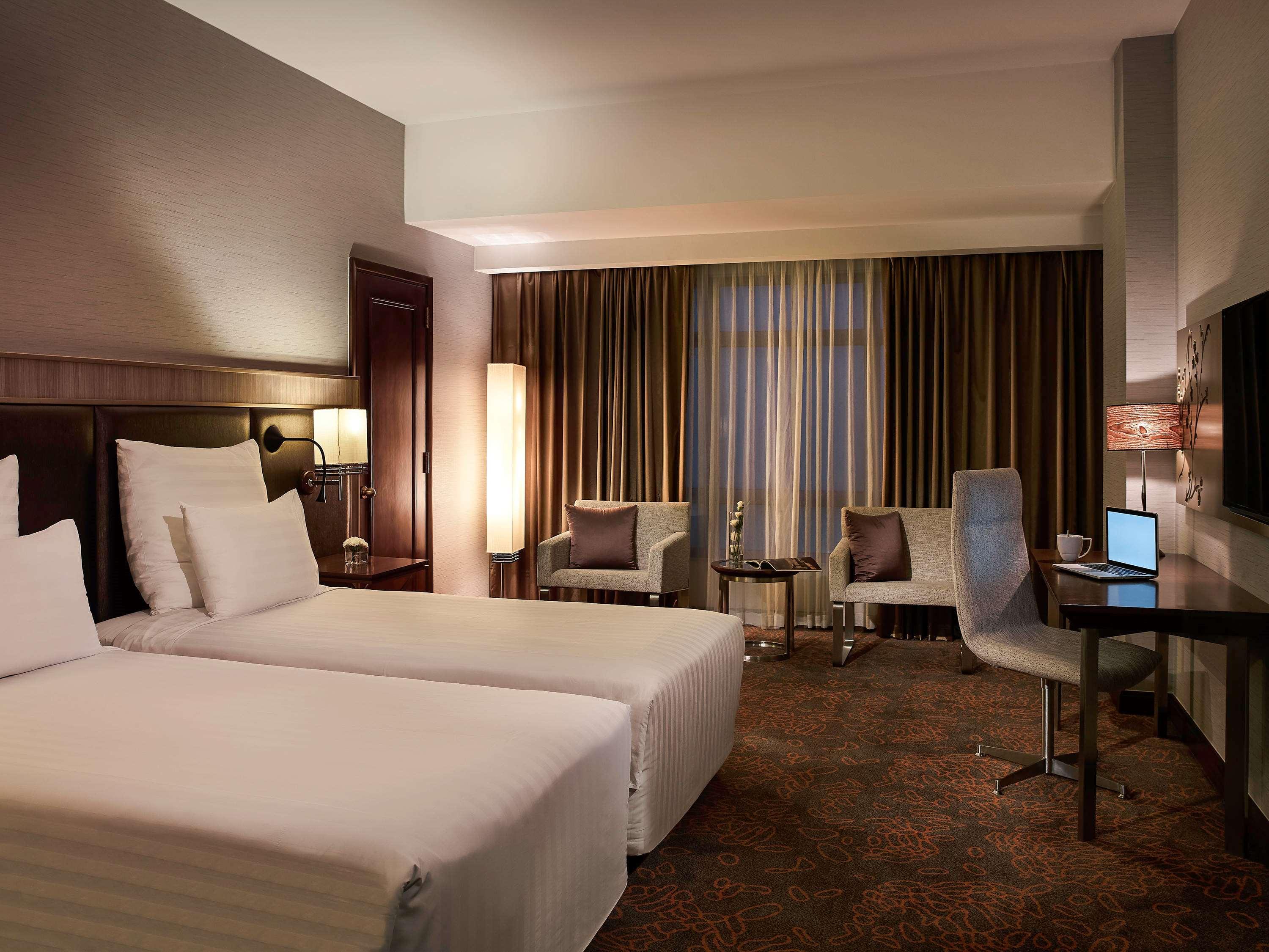 Twin Deluxe Executive