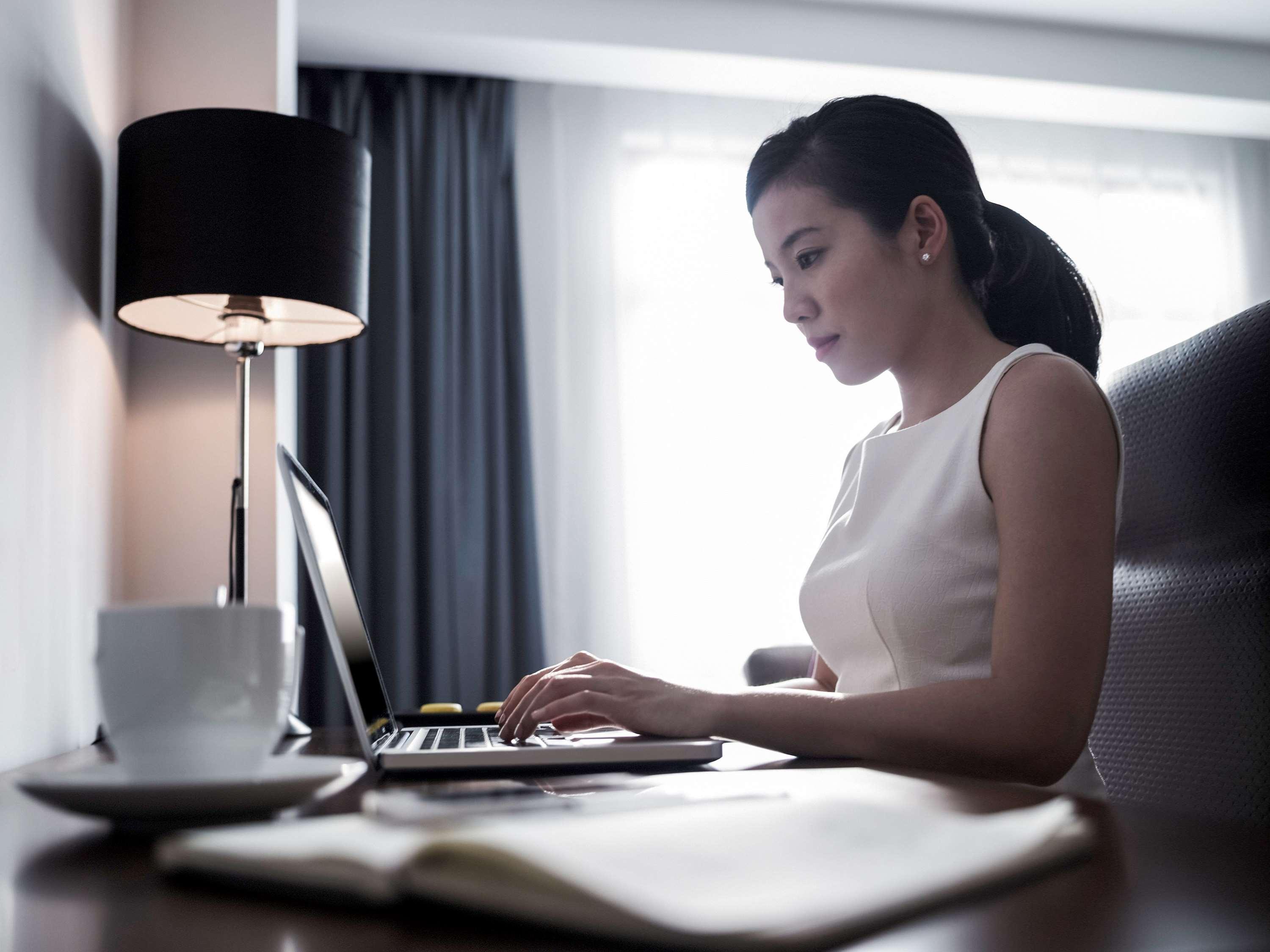 Double Deluxe City View King Bed