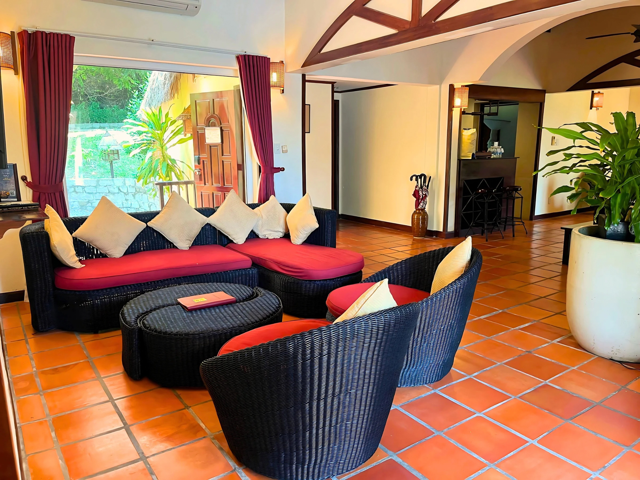 Villa Five Bedrooms Three Bathrooms