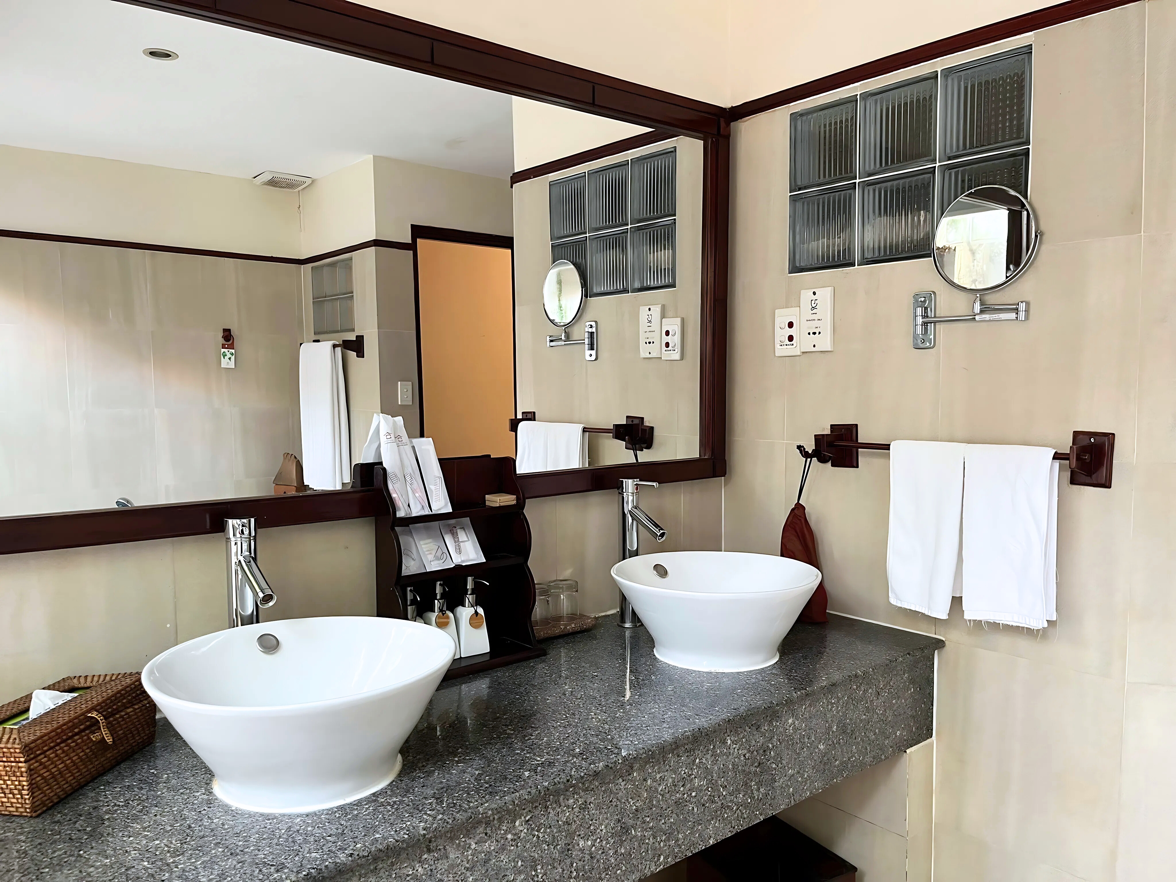 Bungalow Garden View