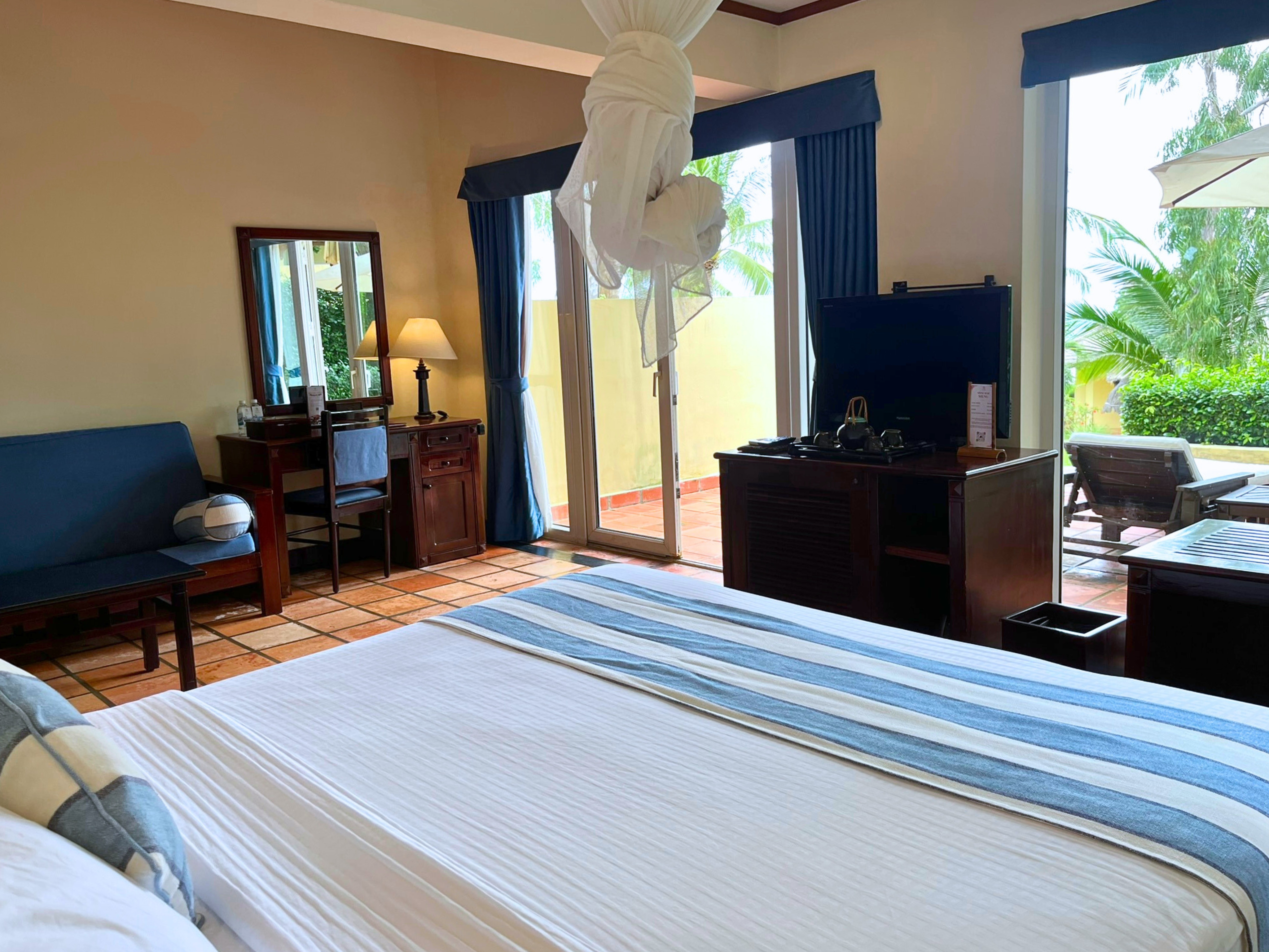 Bungalow Garden View