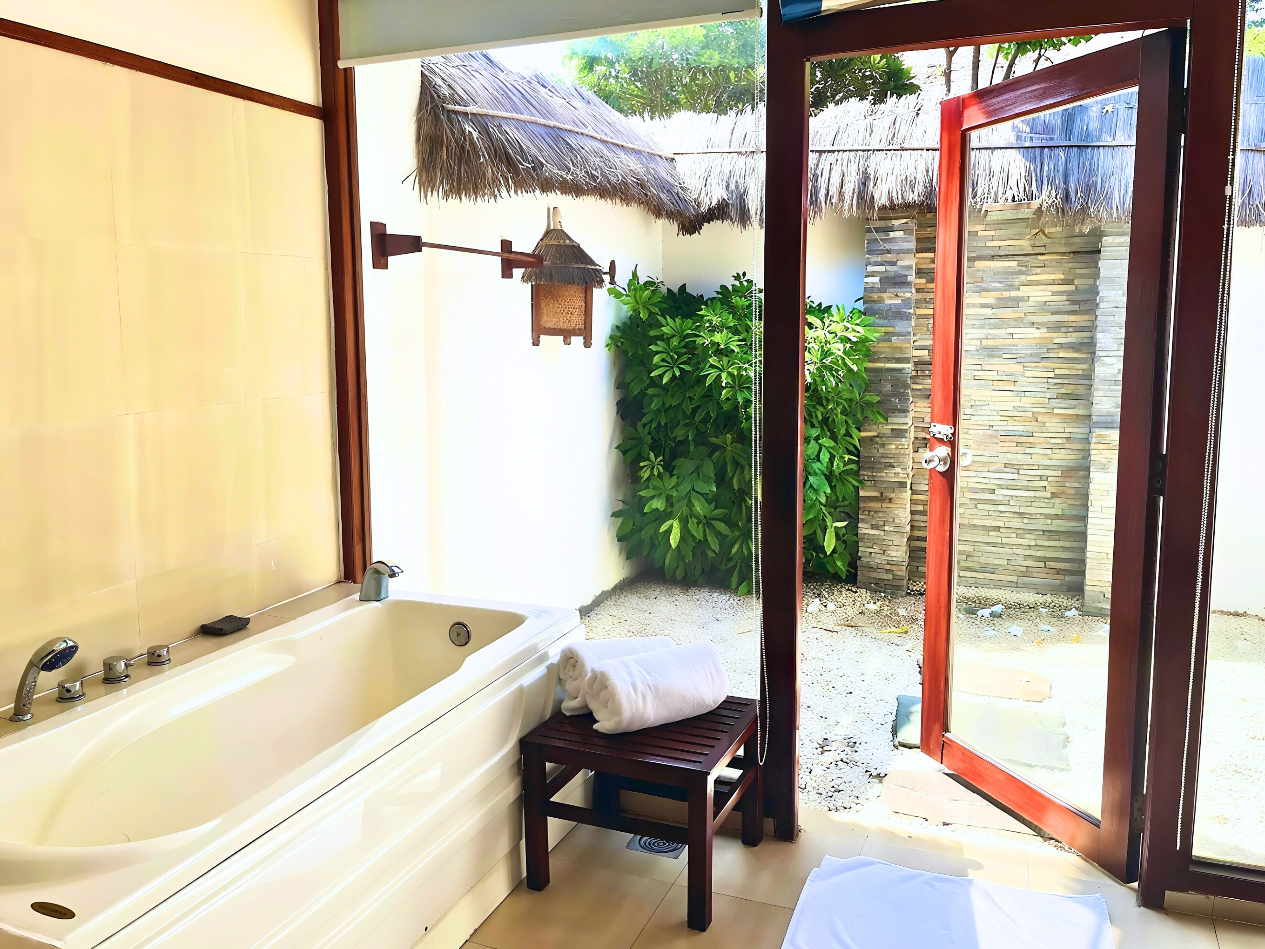 Bungalow Garden View