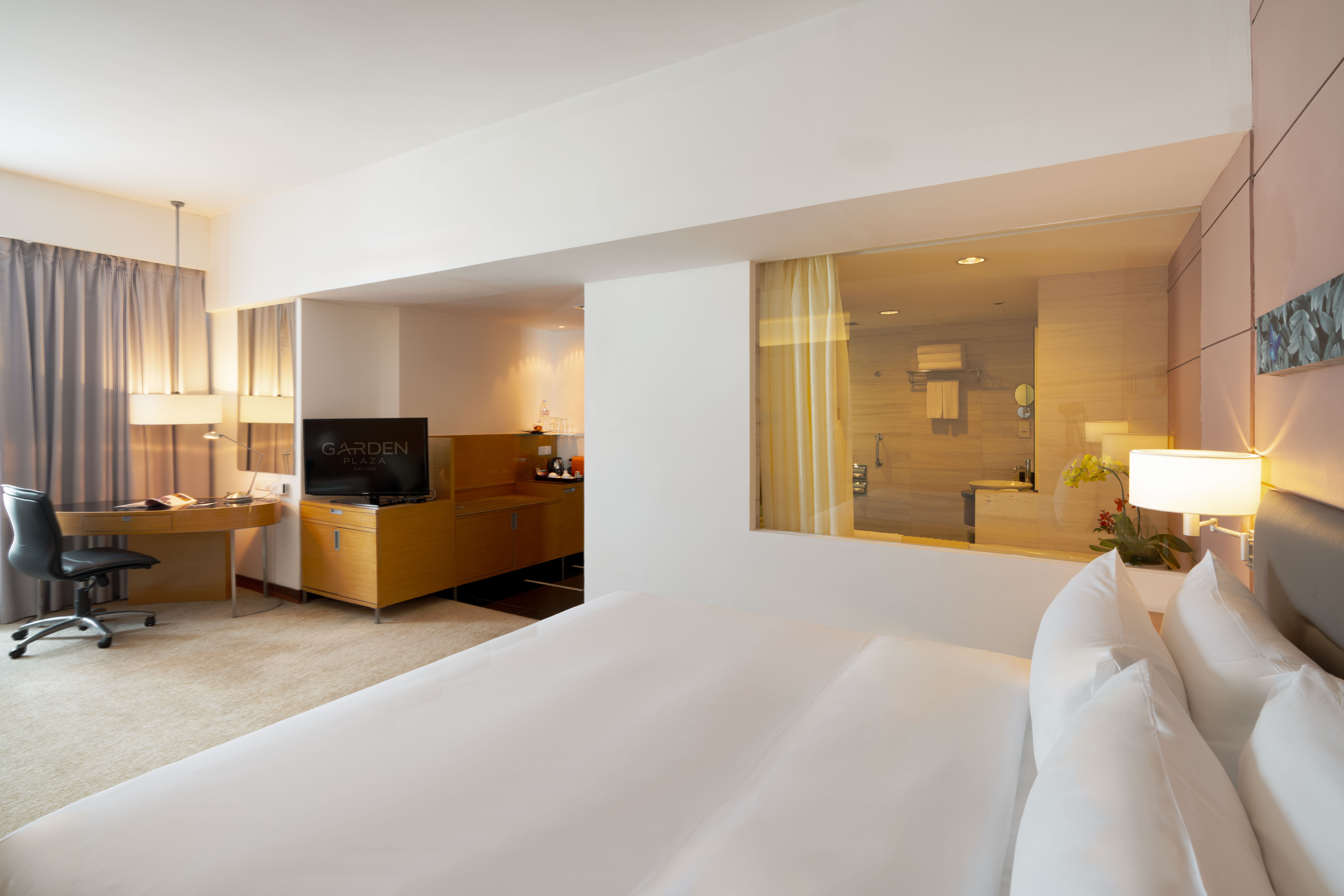 Junior Suite King Size Bed