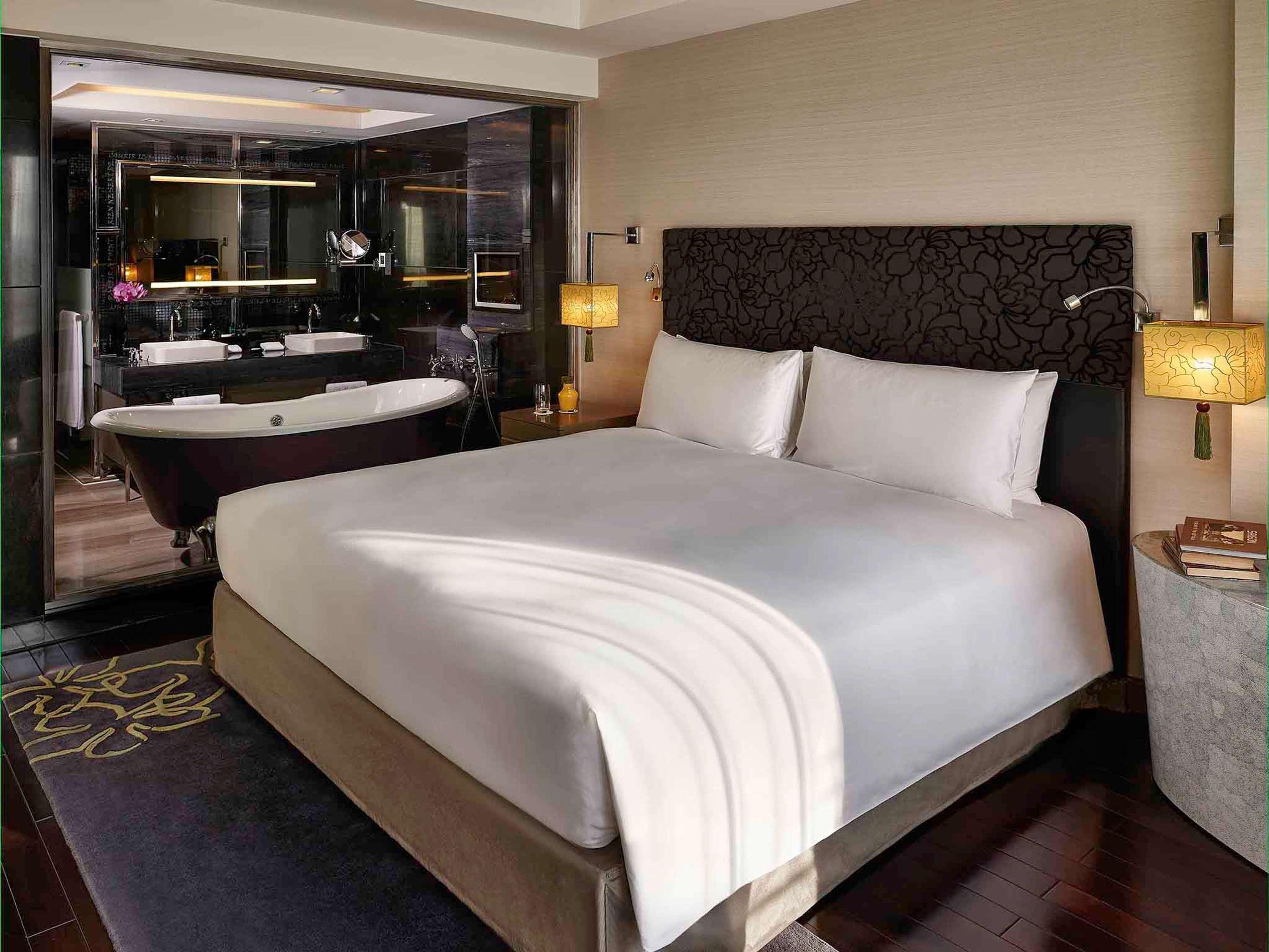 Suite Club King Bed