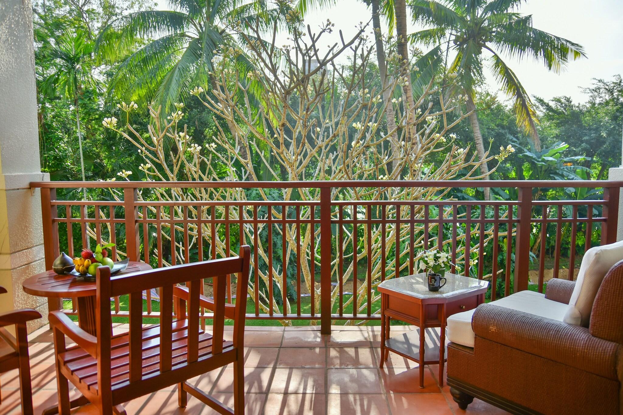 Family Room Garden View