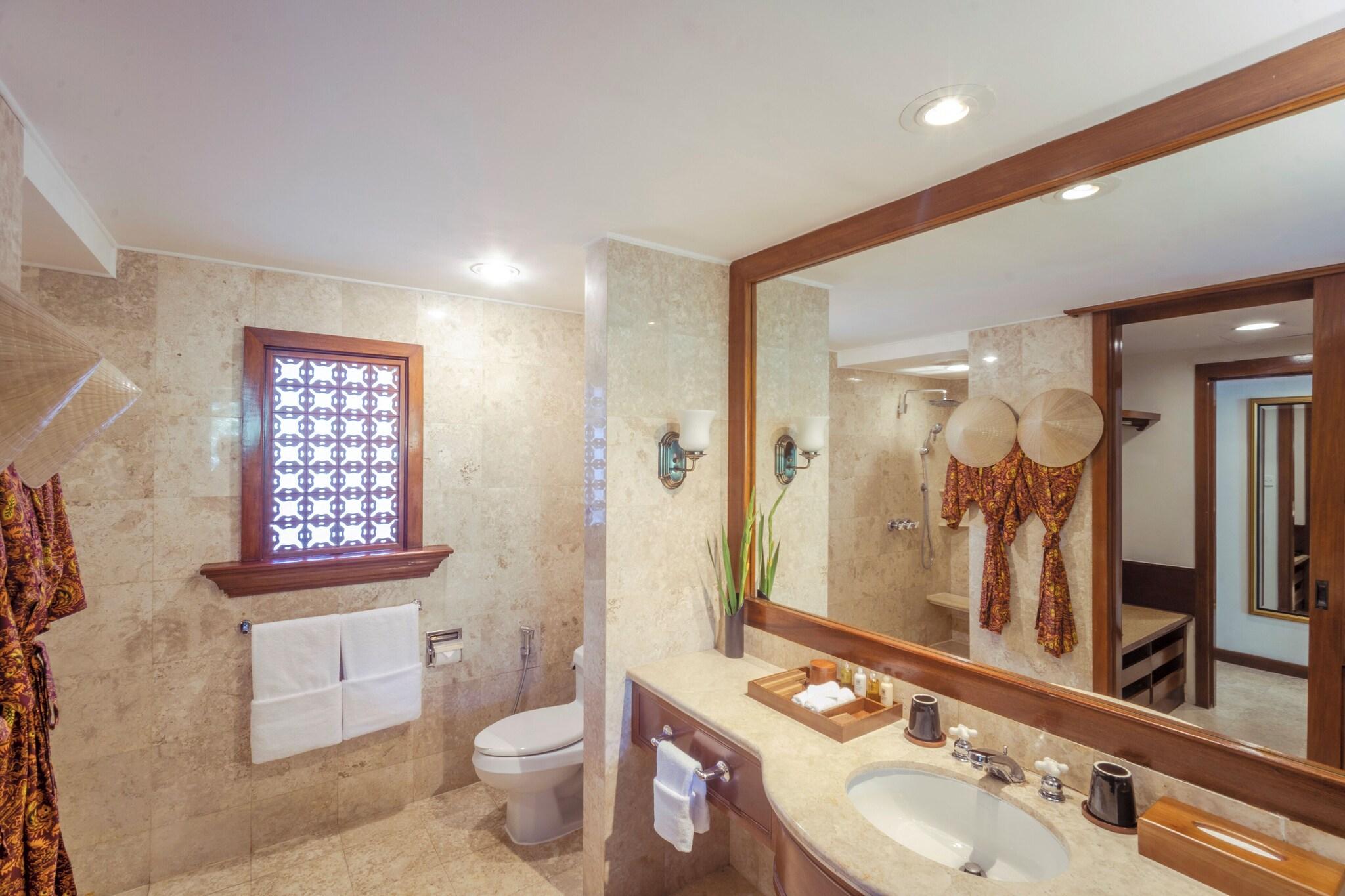 Family Room Garden View King Bed