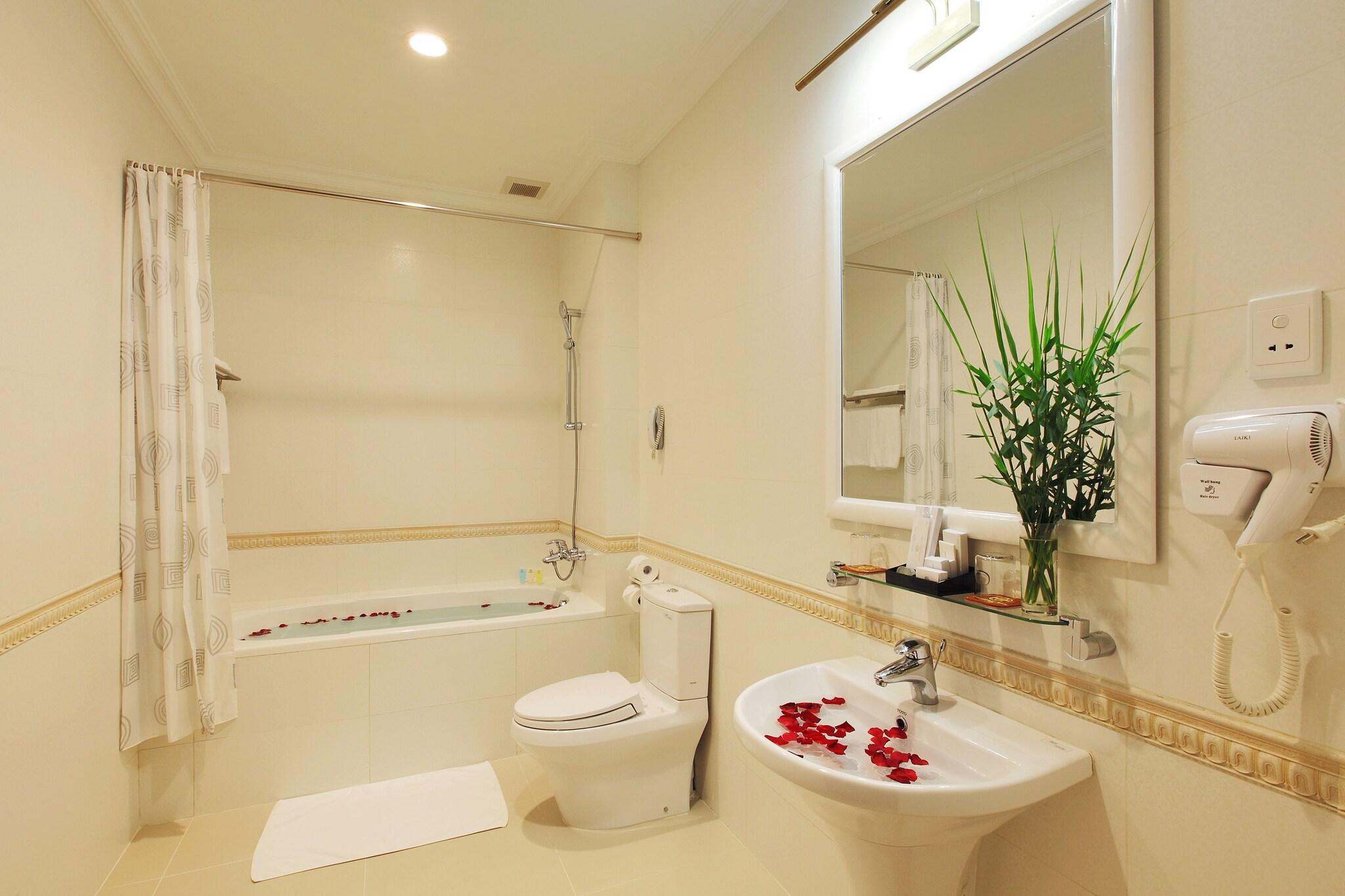 Twin Deluxe with Views