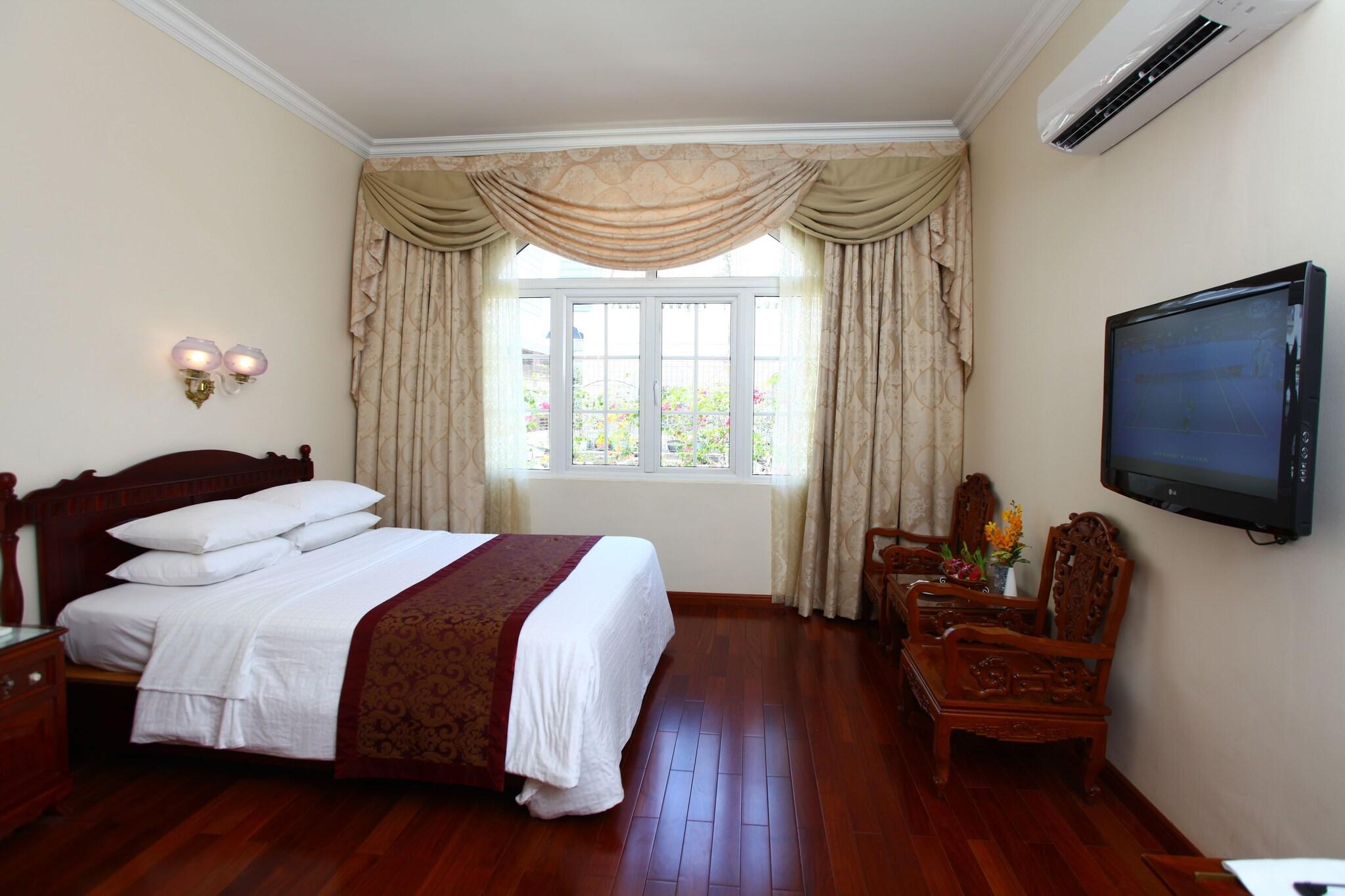 Twin Deluxe with Views