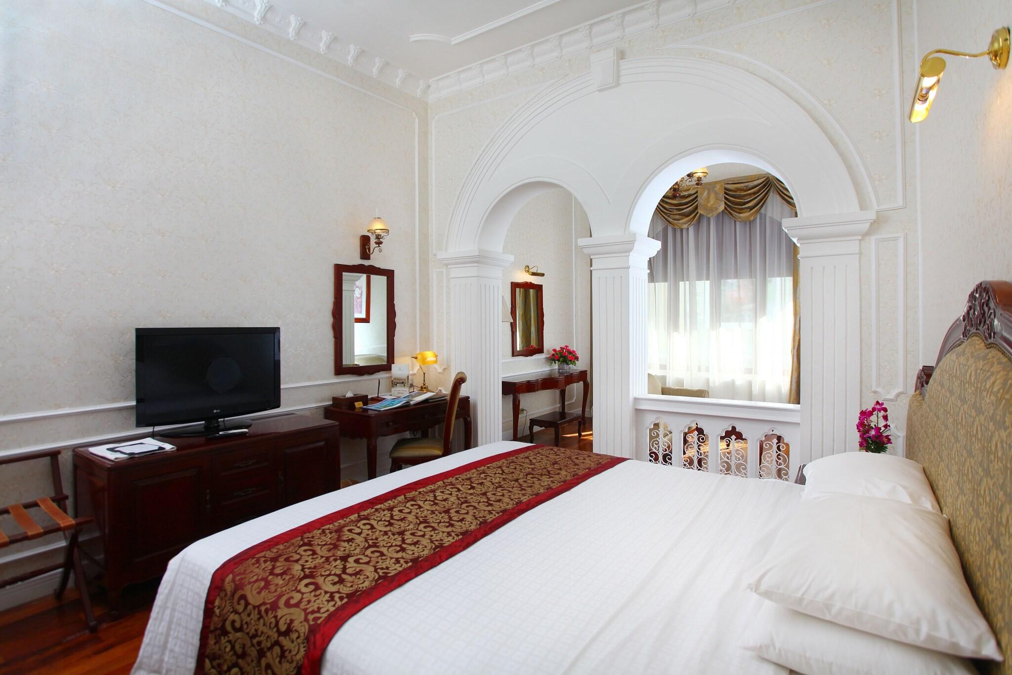 Double Queen Size Bed