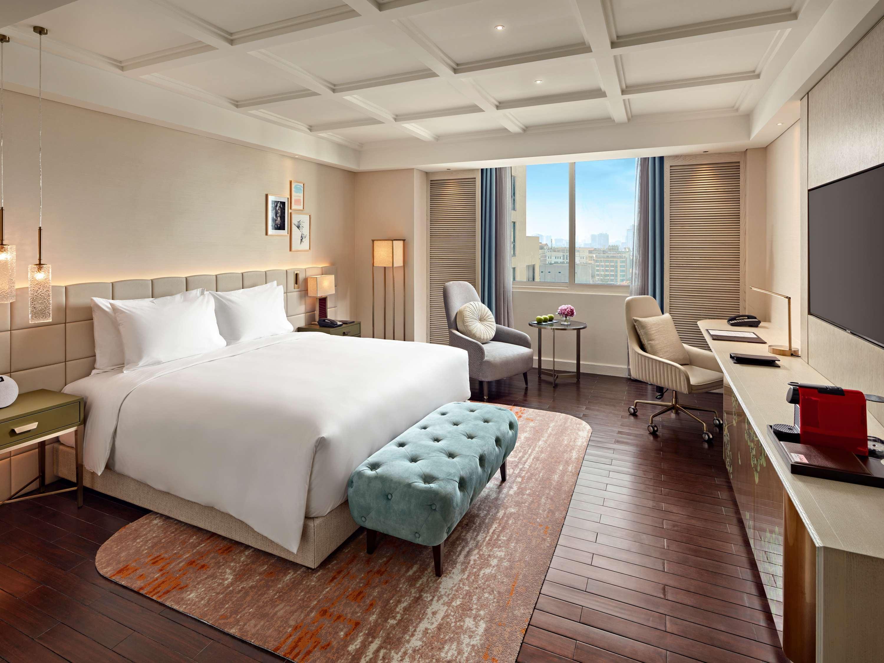 Room Deluxe King Bed