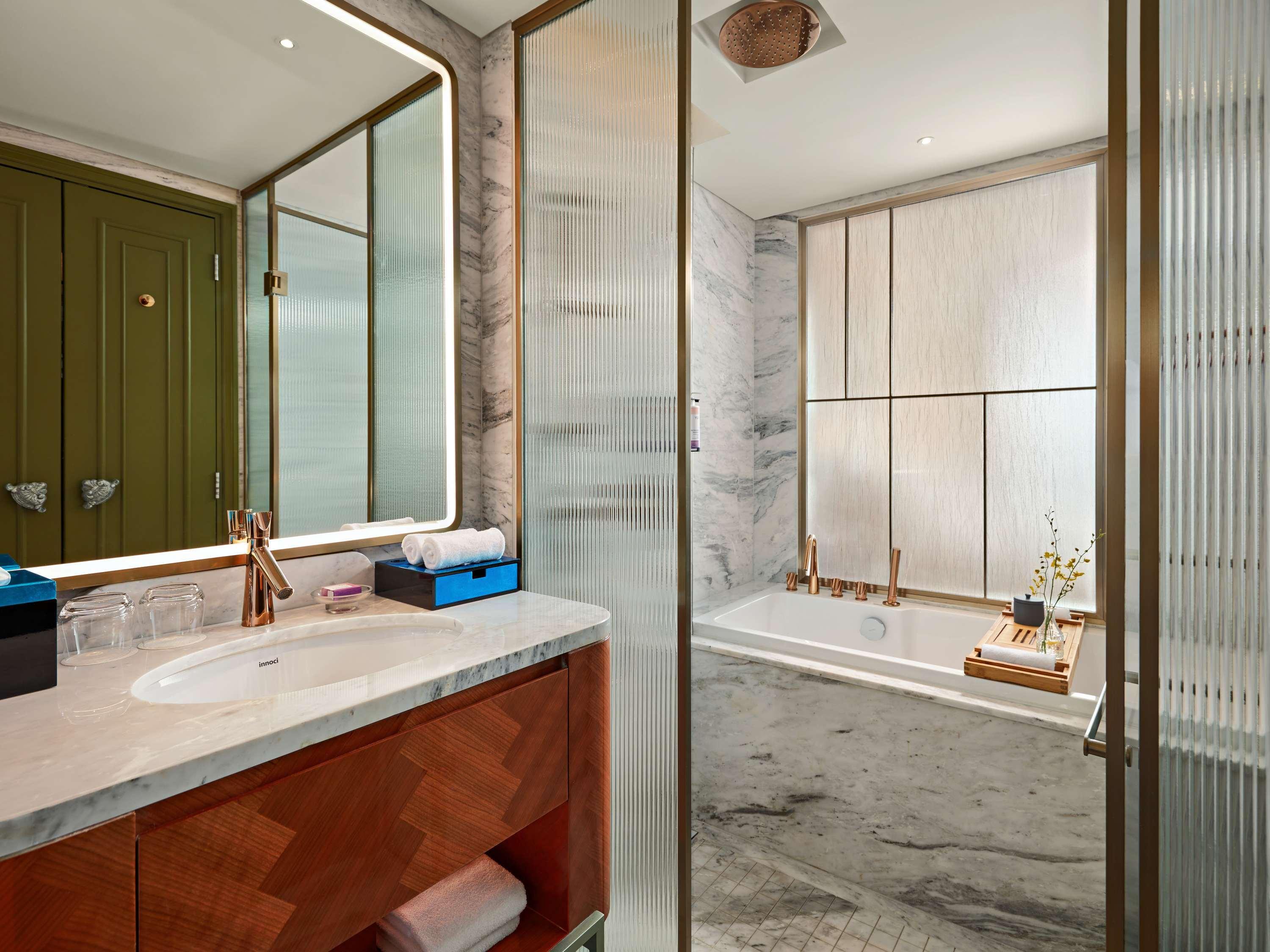 Double Executive King Bed