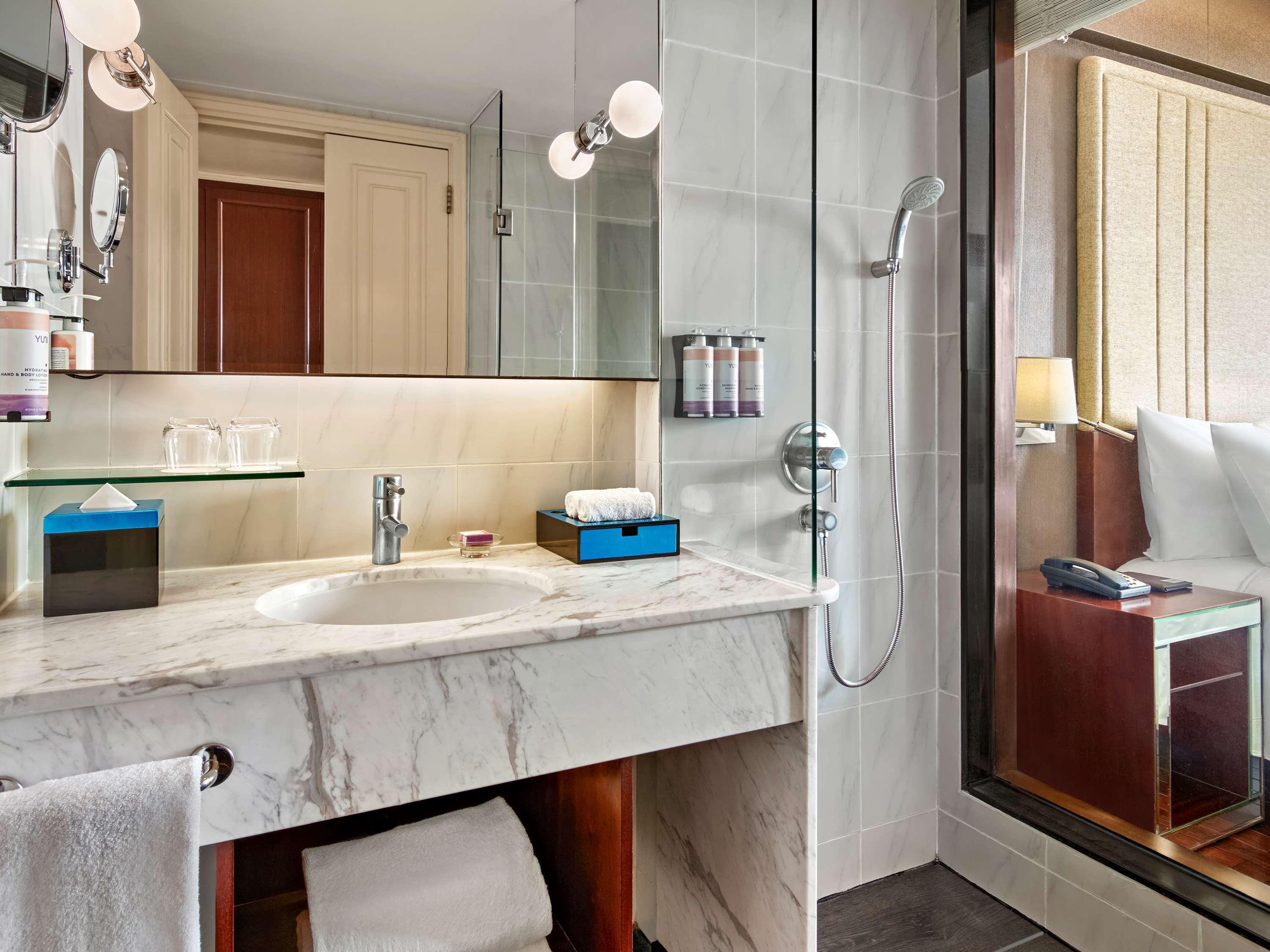 Double Classic King Bed