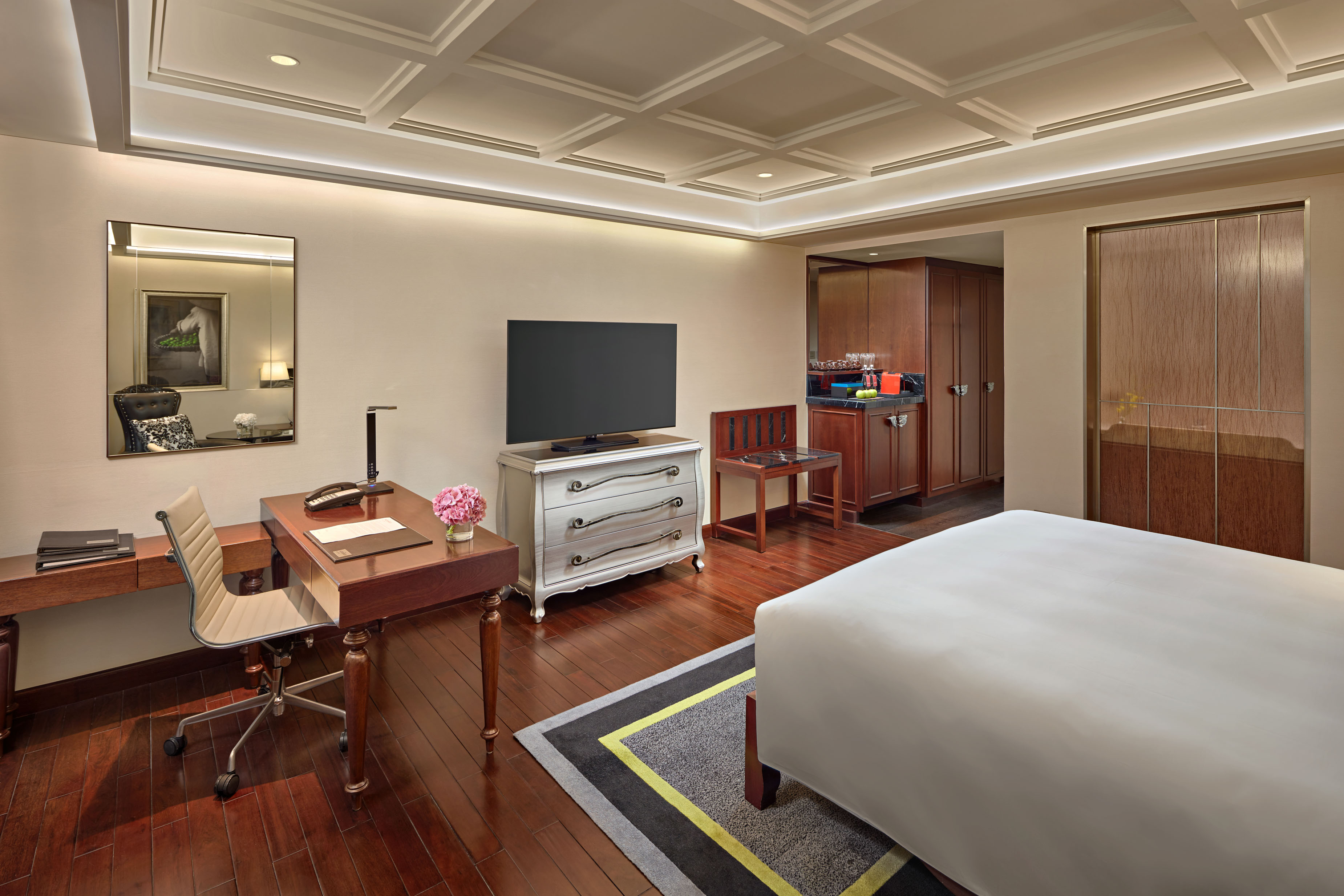 Double Deluxe King Bed