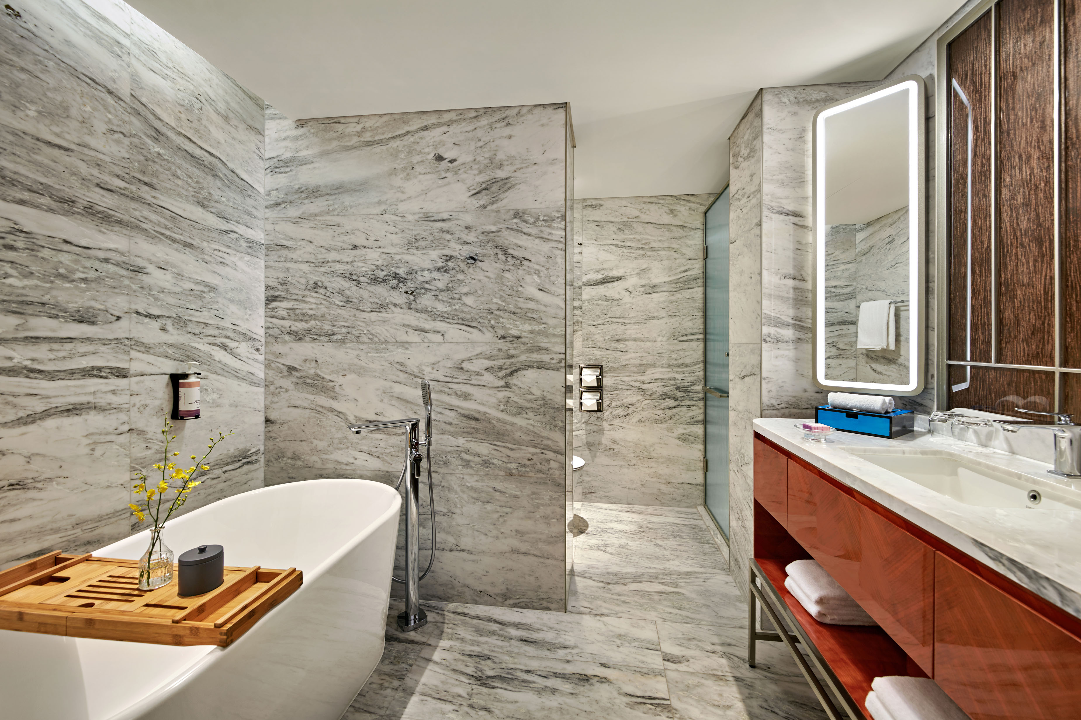 Double Deluxe King Bed