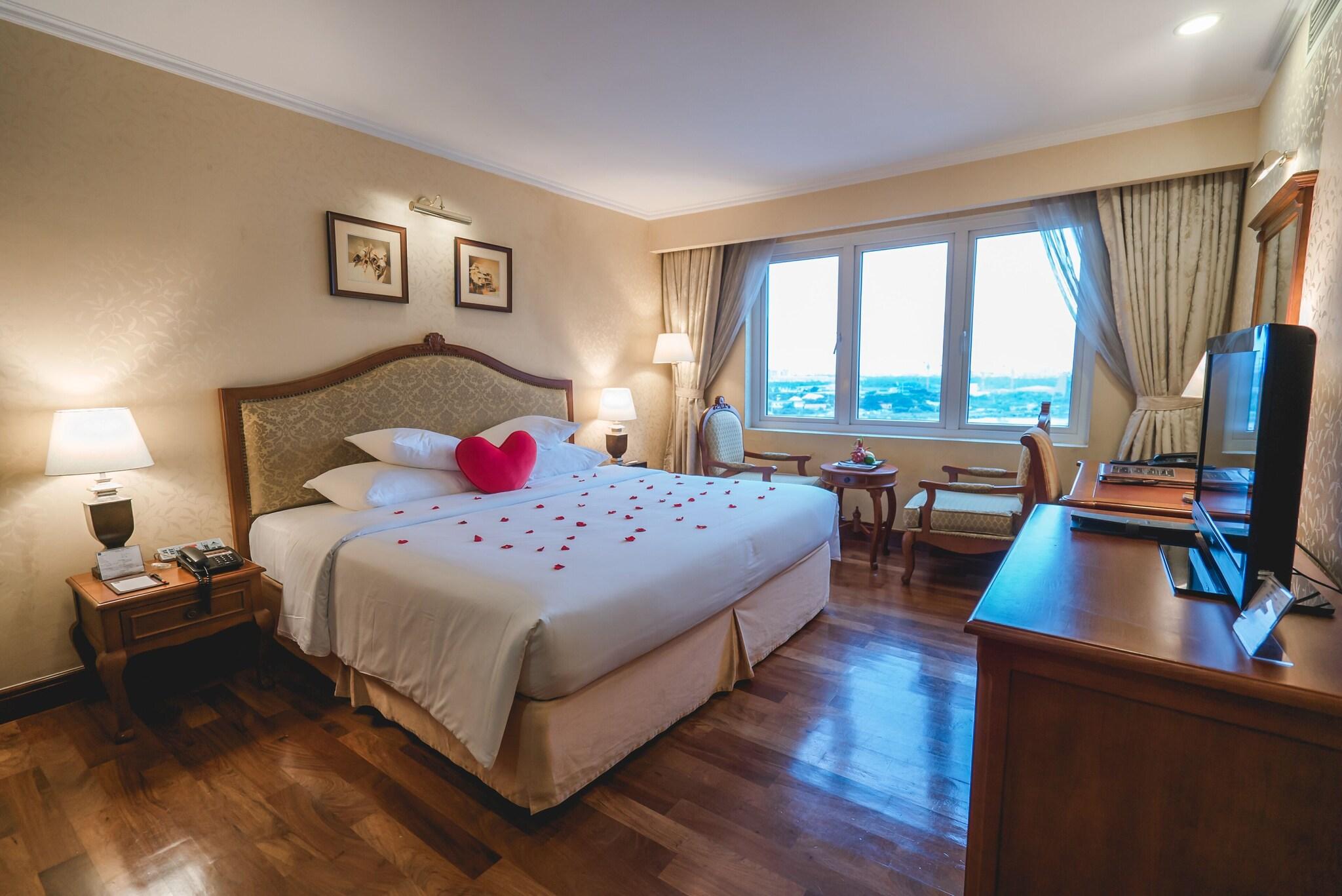 Double Deluxe King Bed