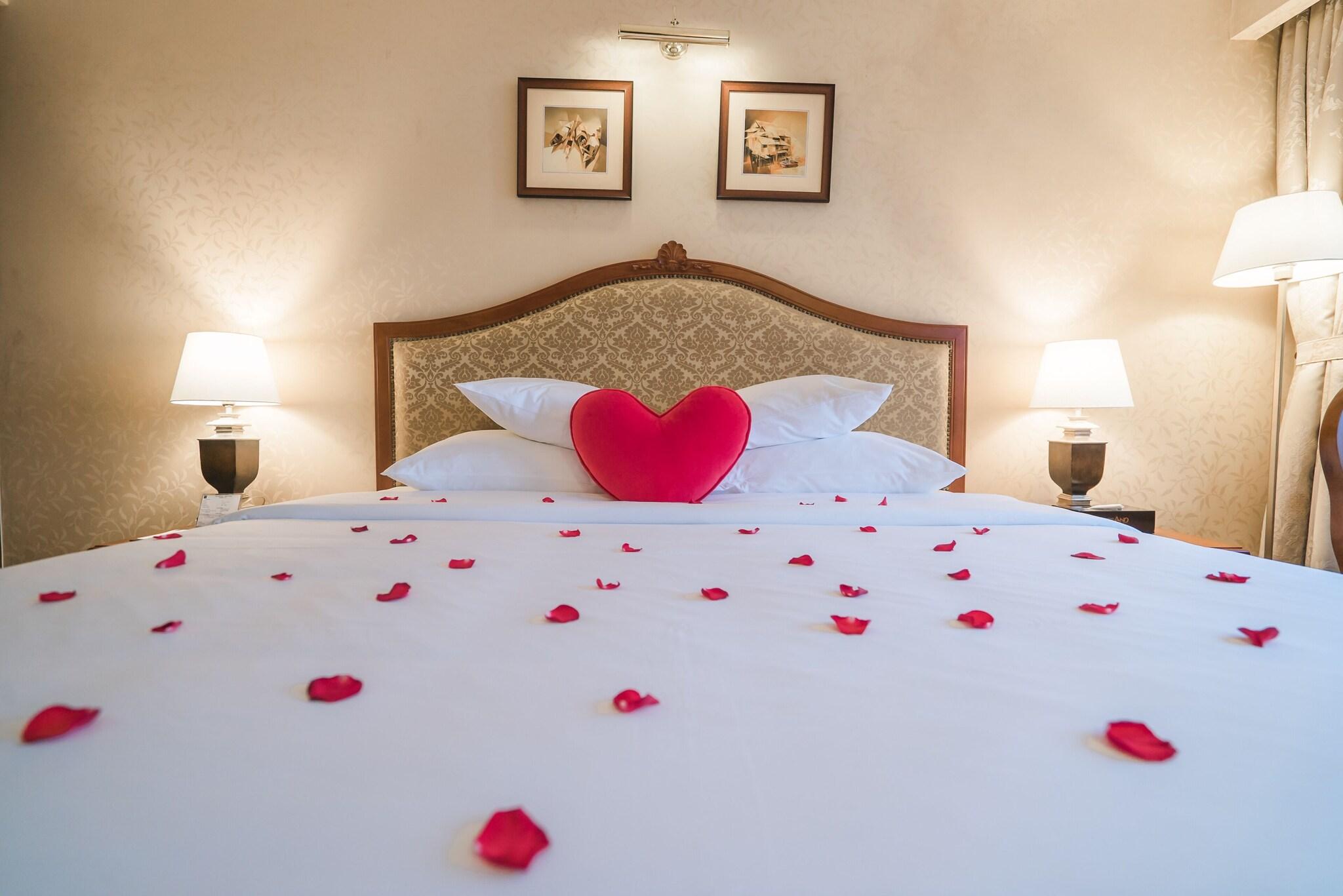 Double Deluxe King Bed